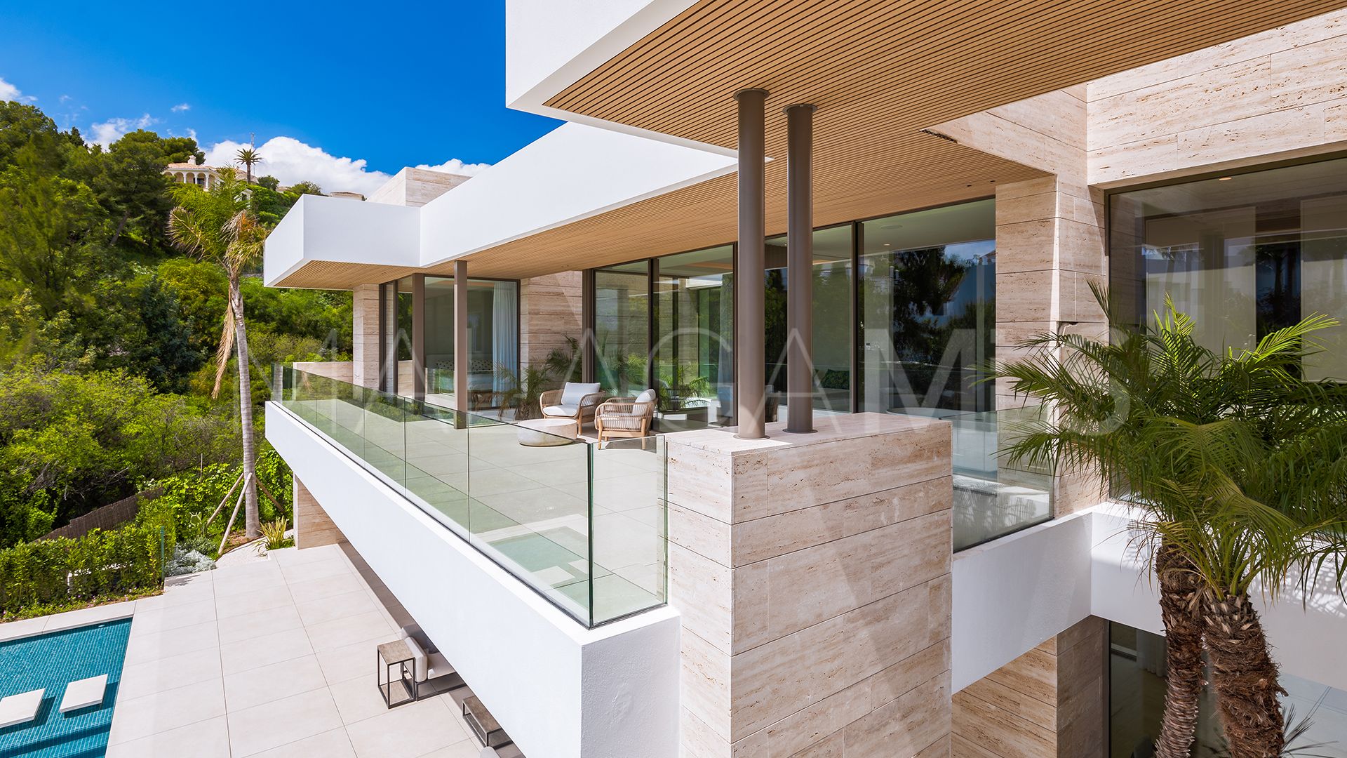 For sale villa with 5 bedrooms in Altos del Paraiso