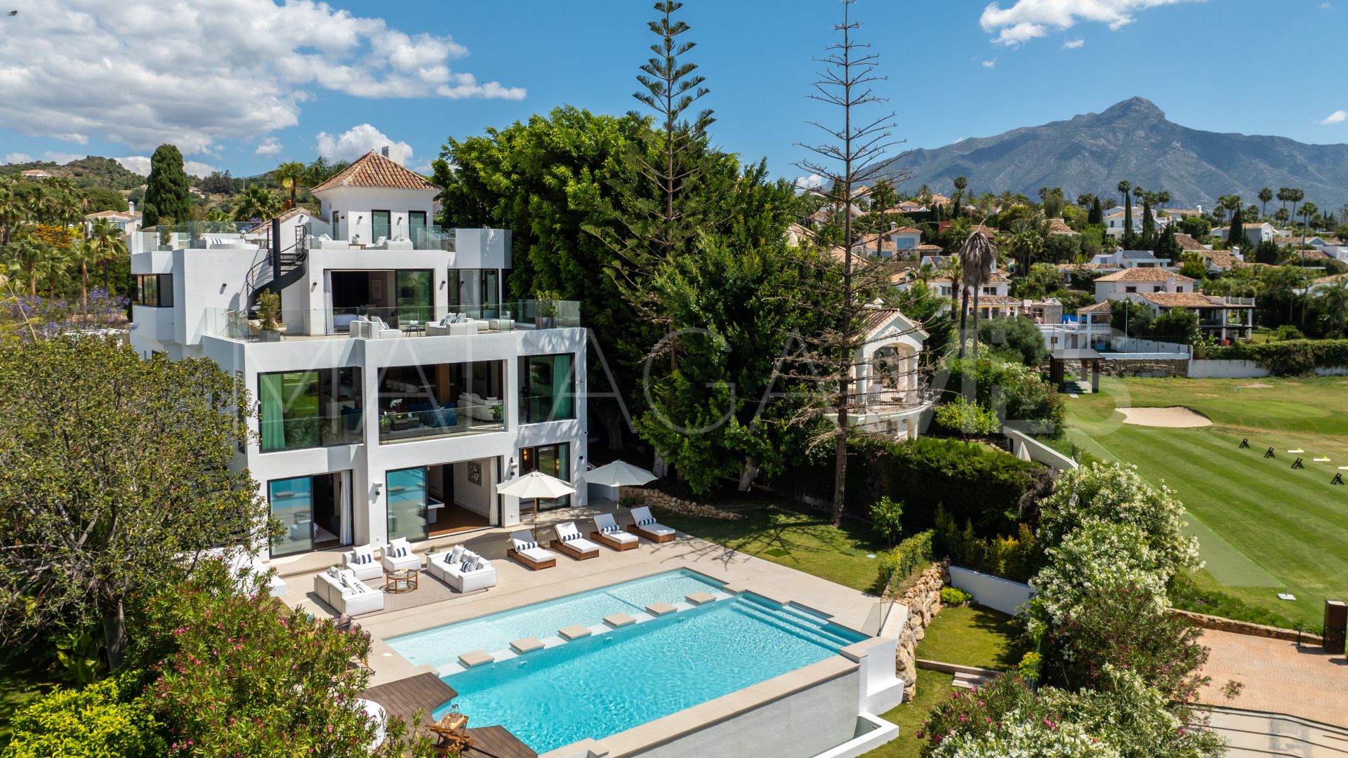 Villa for sale in Los Naranjos