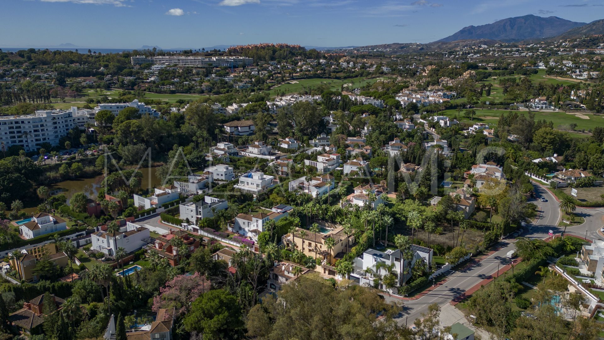 5 bedrooms villa in Nueva Andalucia for sale