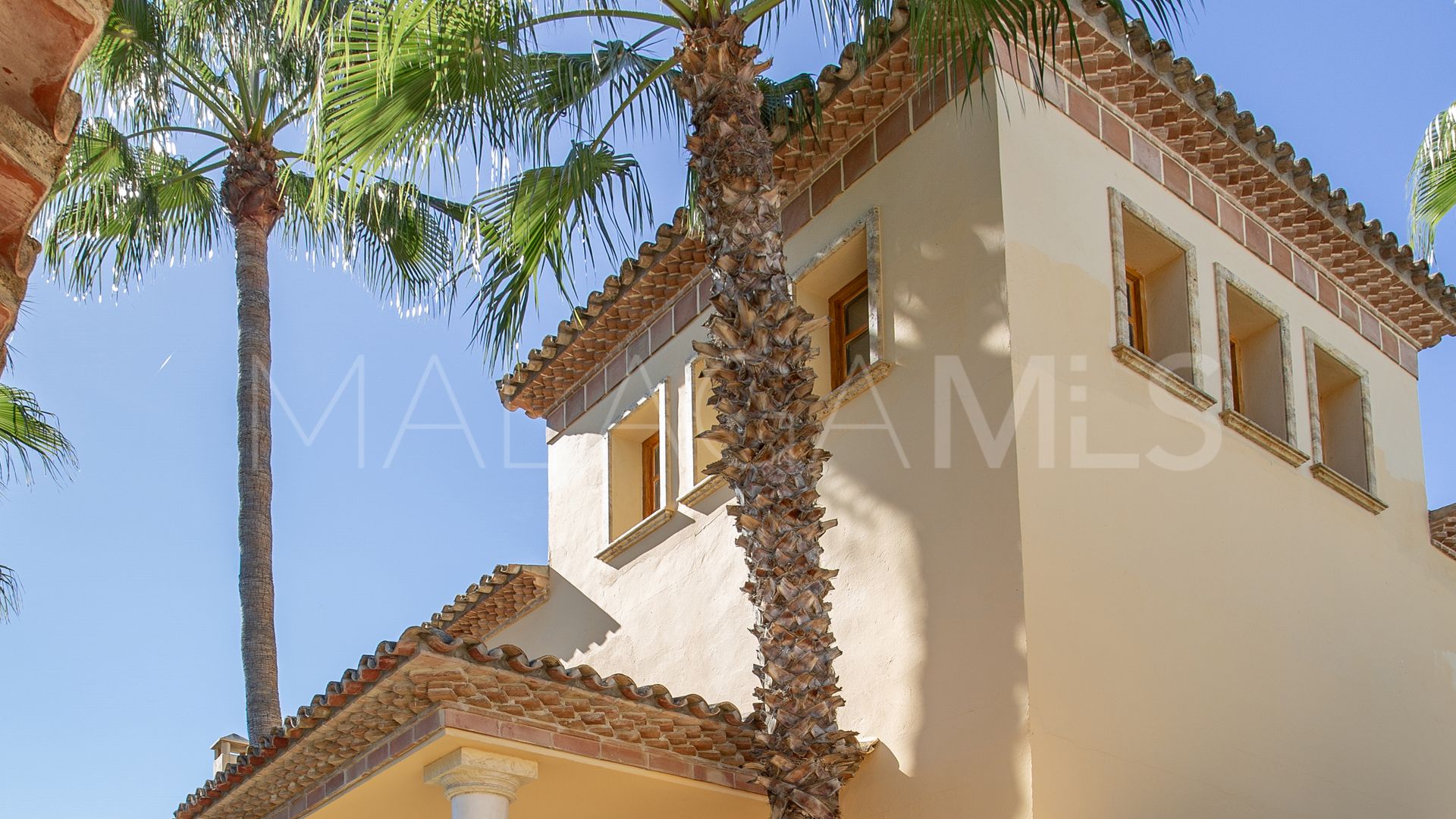 5 bedrooms villa in Nueva Andalucia for sale