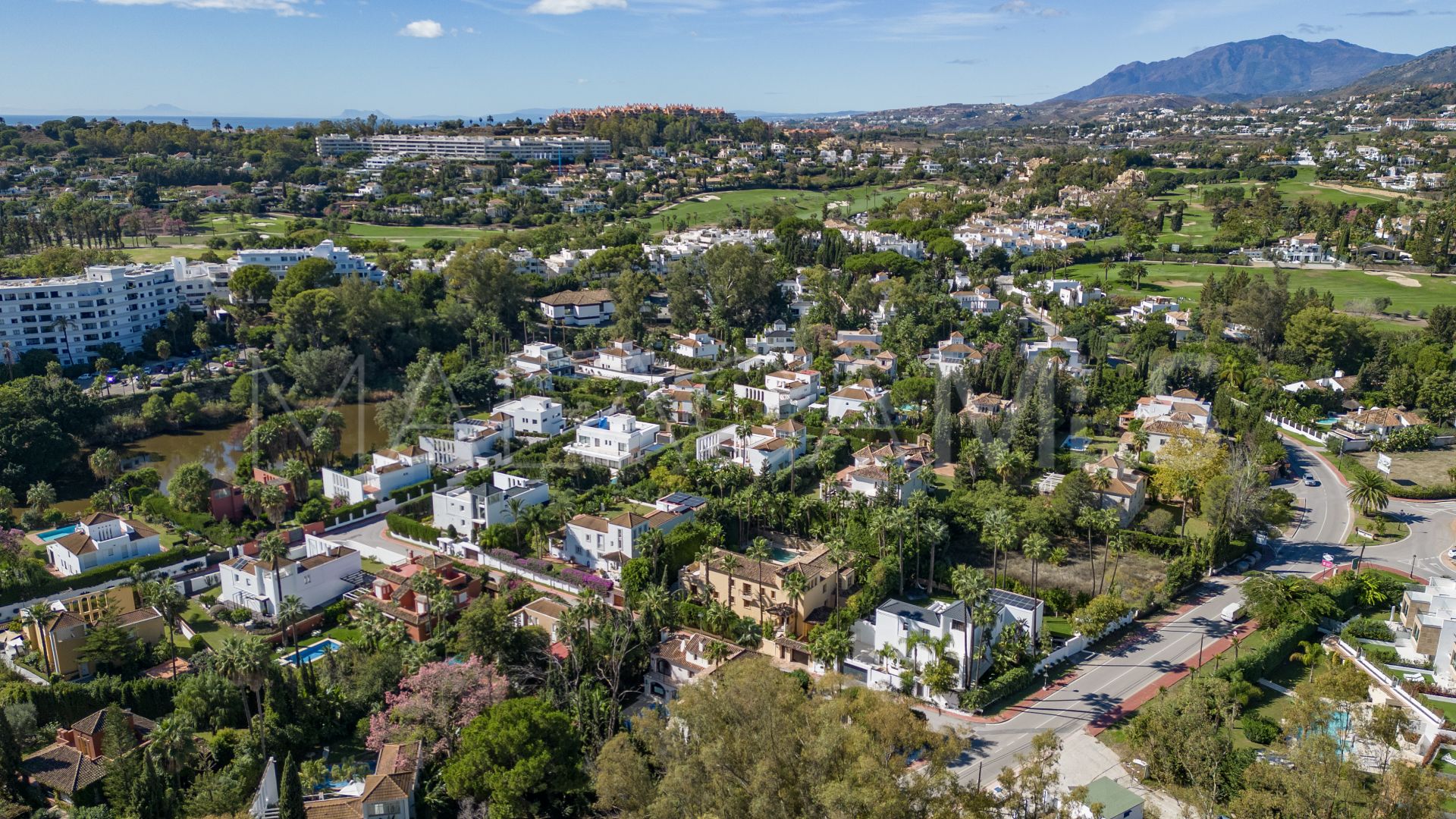 5 bedrooms villa in Nueva Andalucia for sale