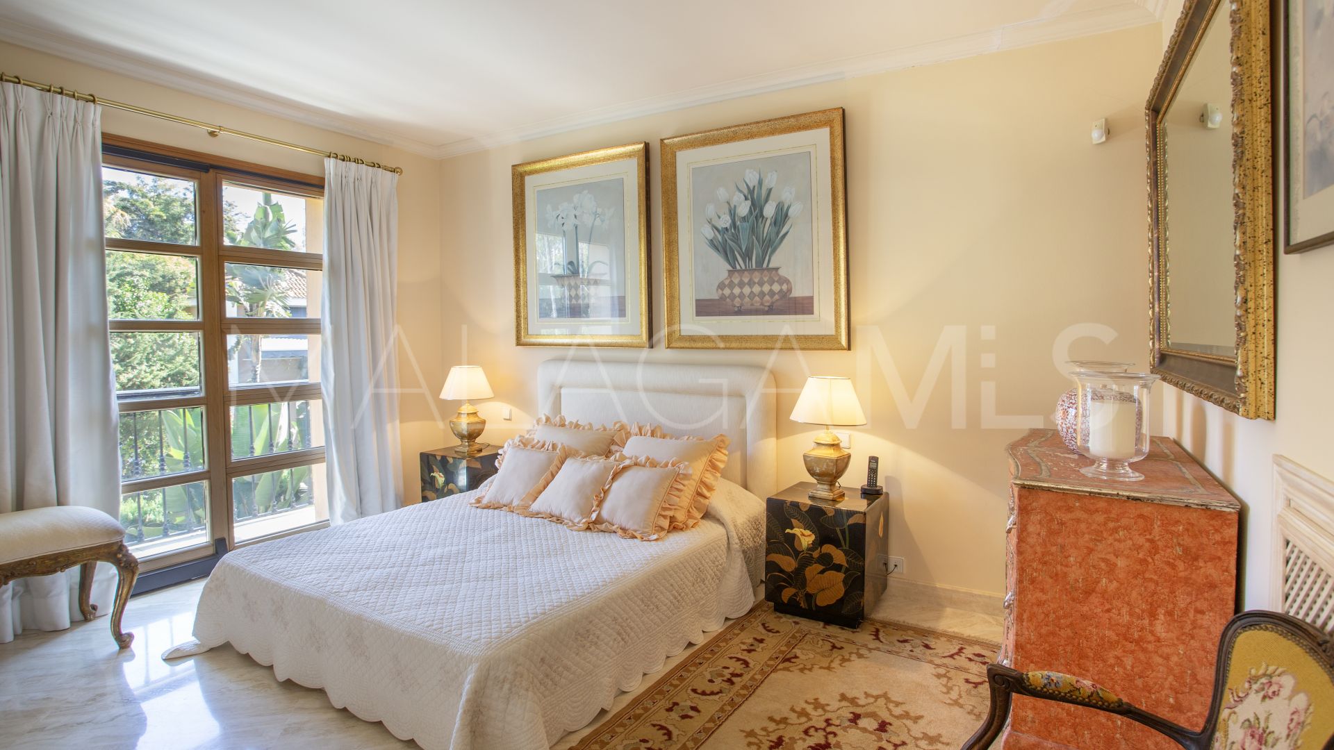 5 bedrooms villa in Nueva Andalucia for sale