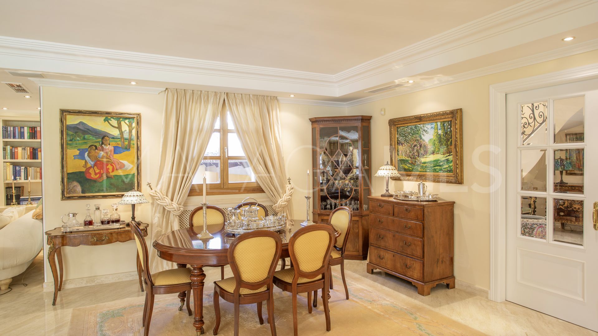 5 bedrooms villa in Nueva Andalucia for sale