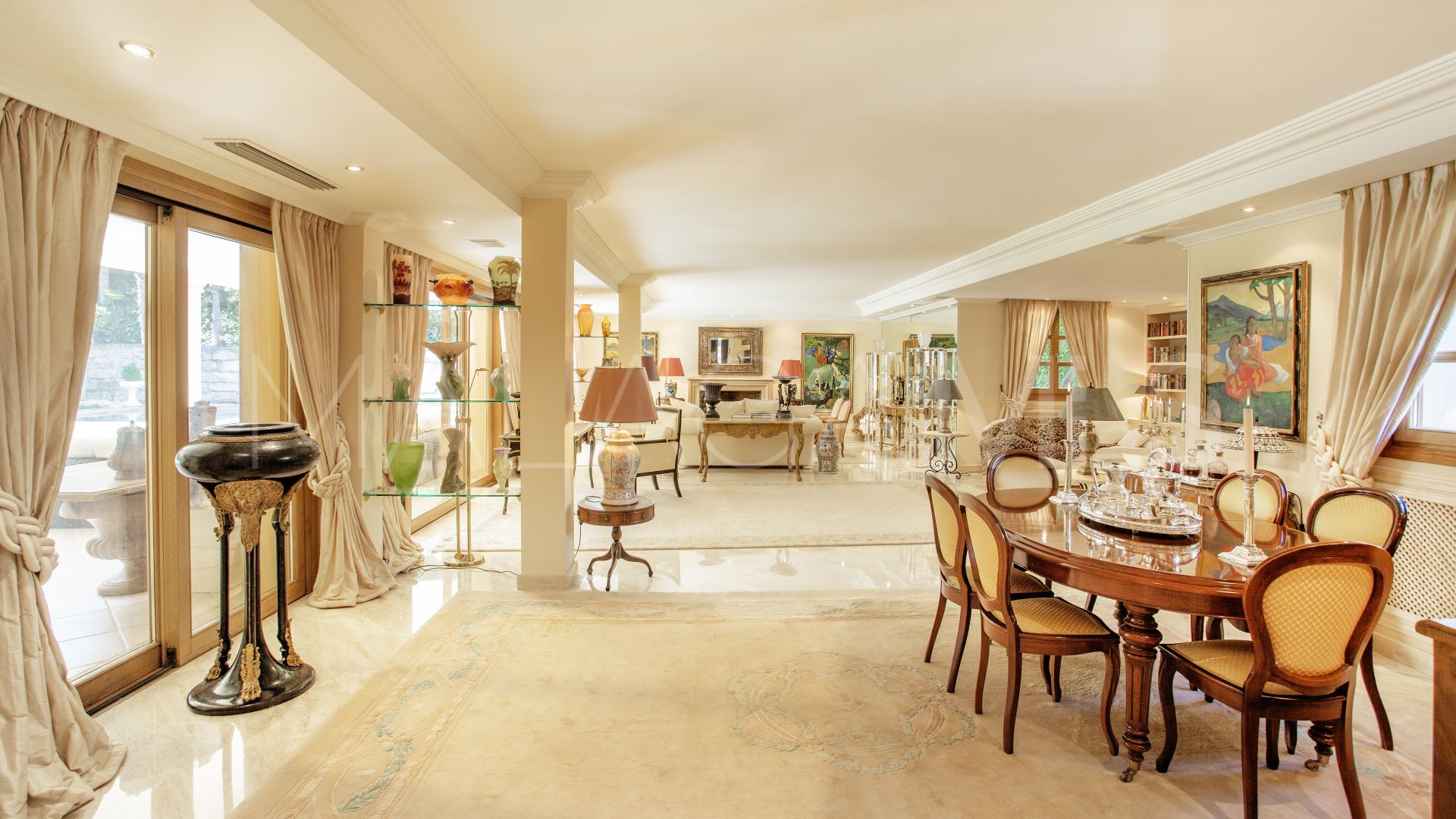 5 bedrooms villa in Nueva Andalucia for sale