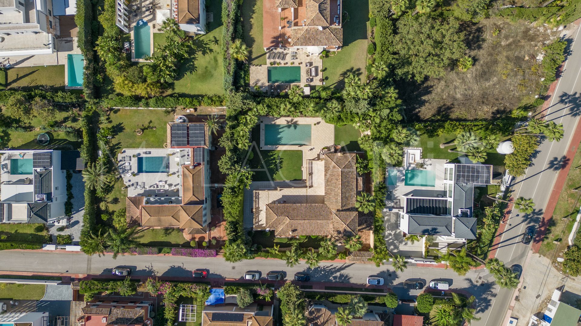 5 bedrooms villa in Nueva Andalucia for sale