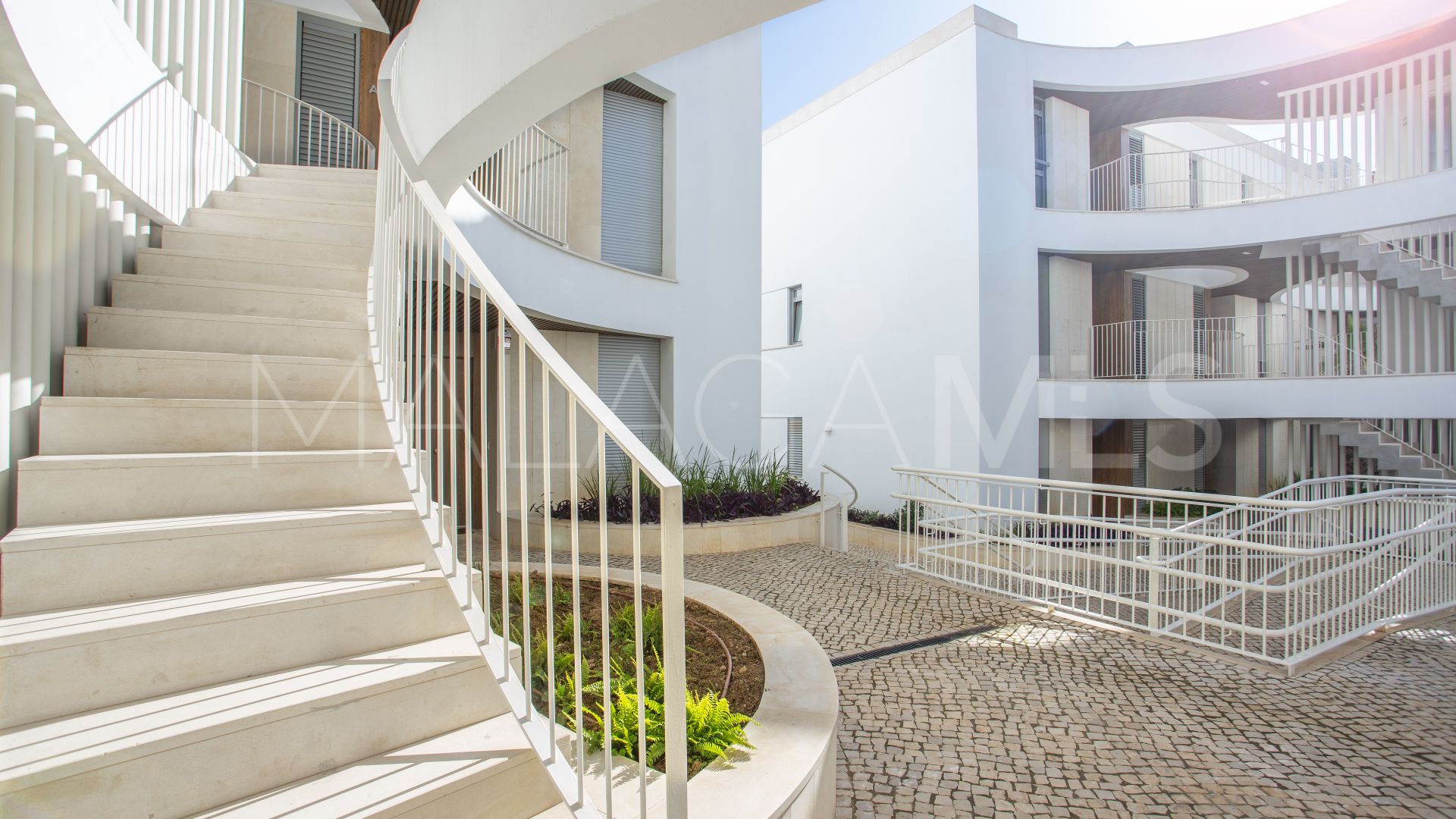 For sale ground floor apartment in Elviria Playa with 2 bedrooms