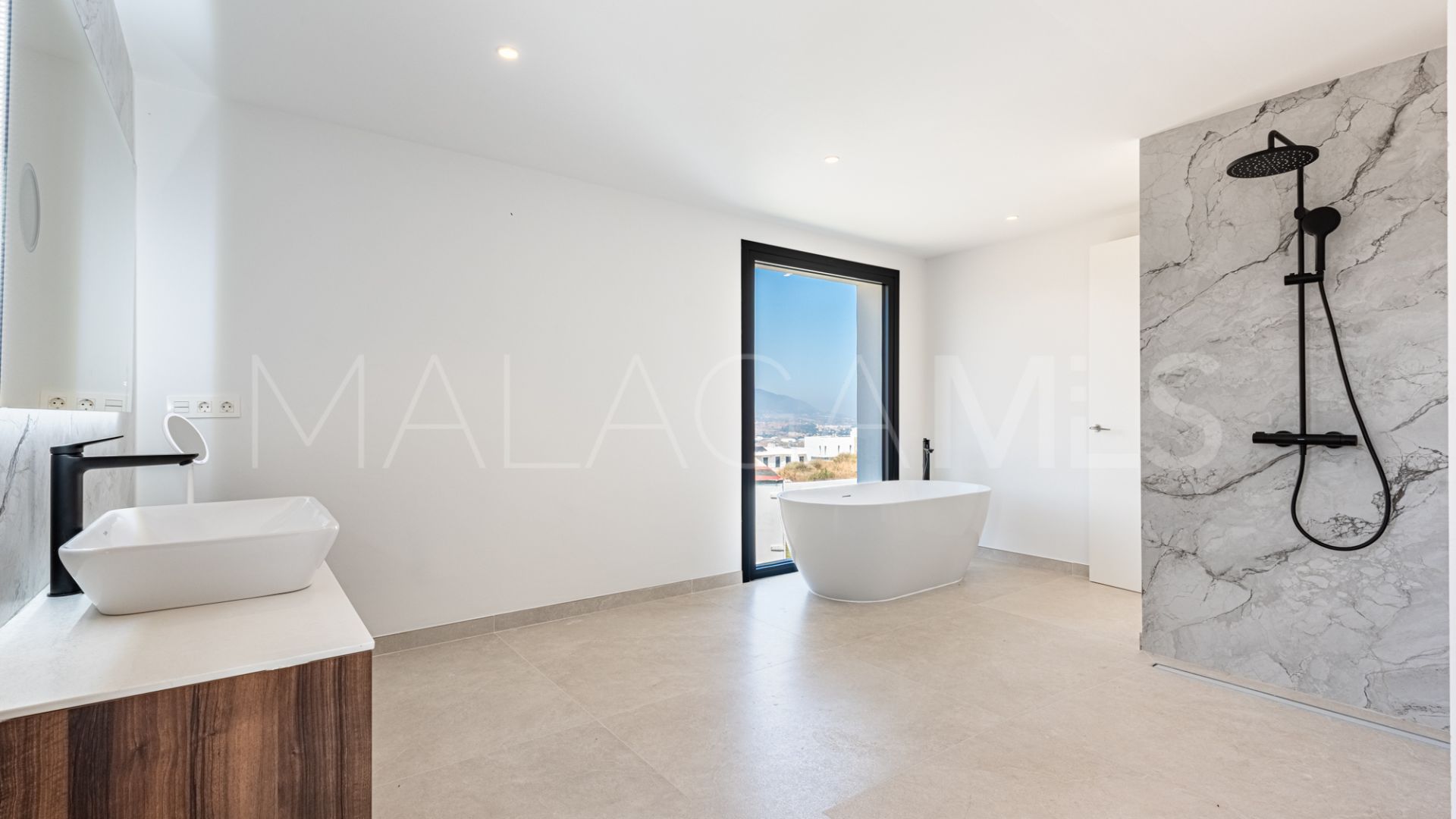 Se vende villa de 6 bedrooms in La Cala Golf Resort