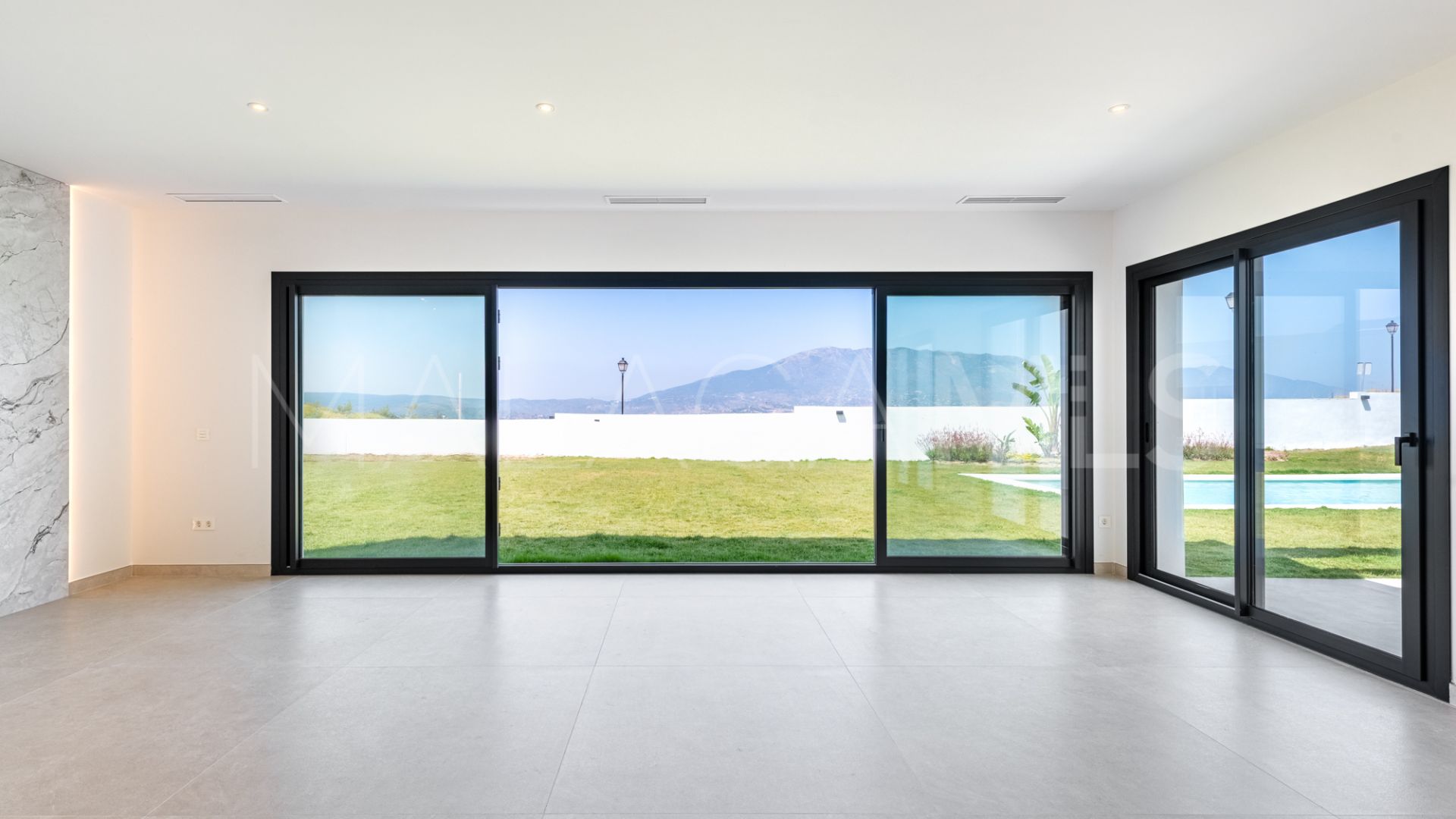 Se vende villa de 6 bedrooms in La Cala Golf Resort