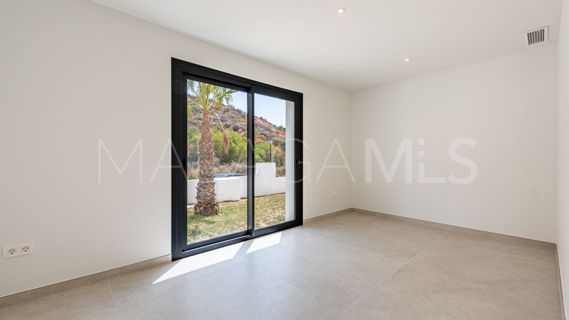 Se vende villa de 6 bedrooms in La Cala Golf Resort