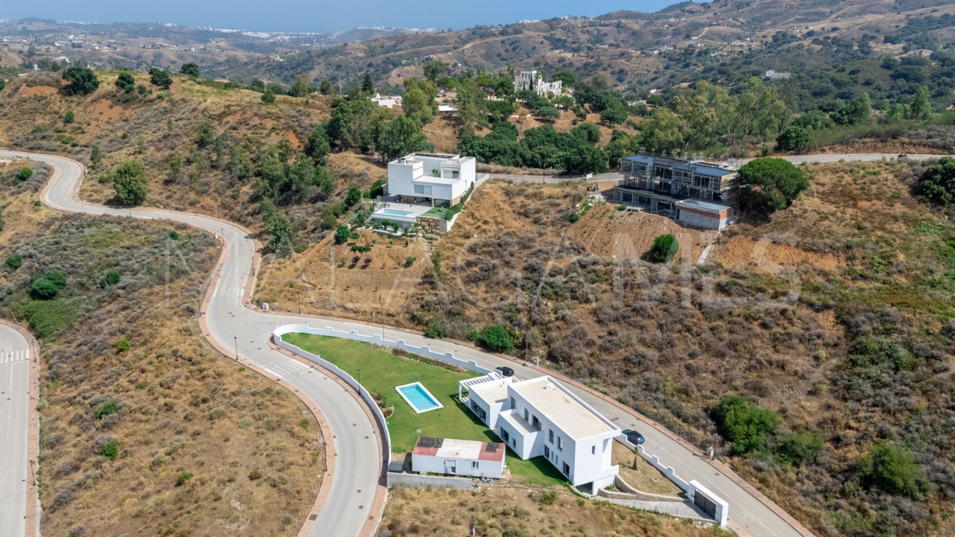 Se vende villa de 6 bedrooms in La Cala Golf Resort