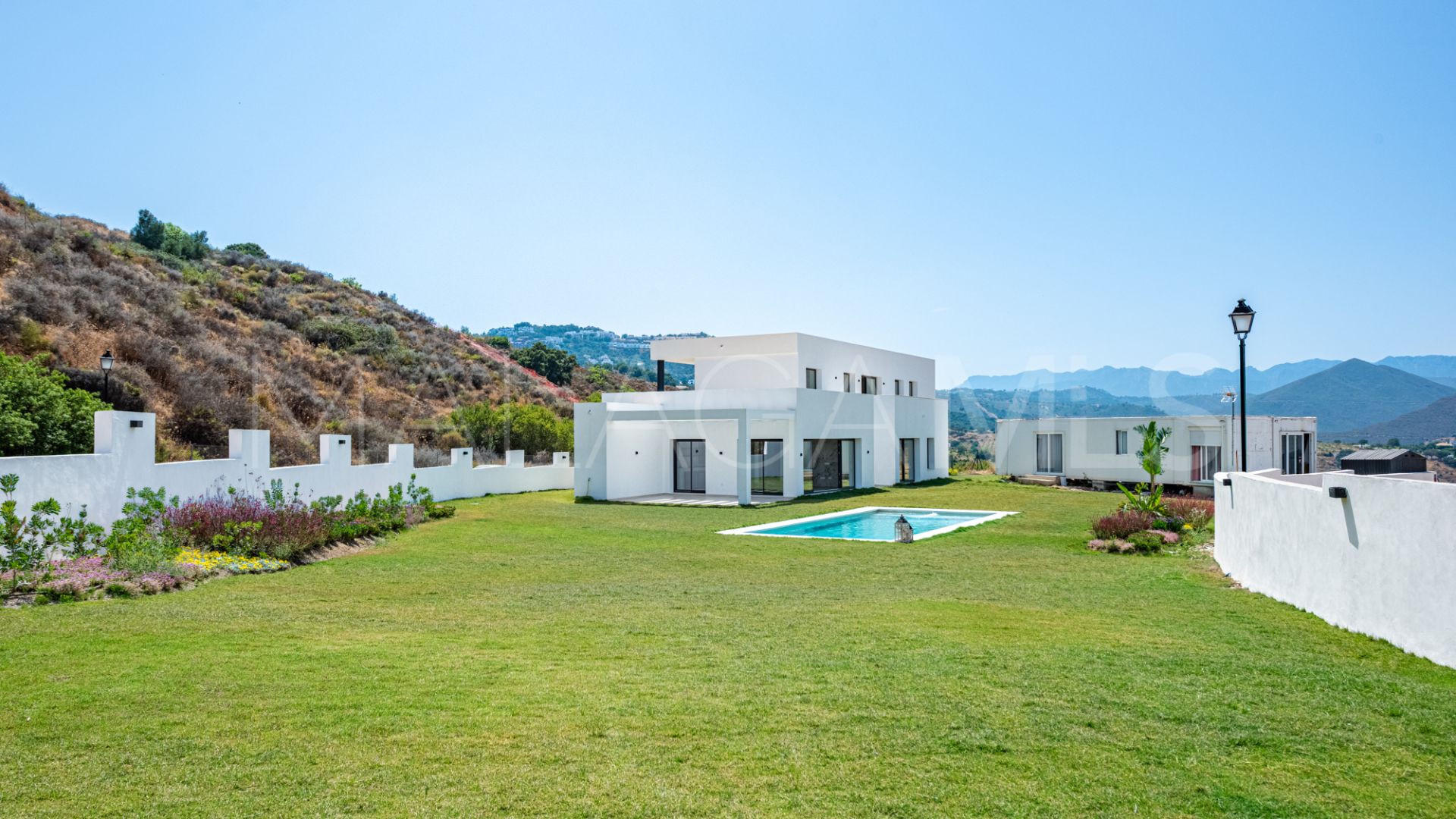 Se vende villa de 6 bedrooms in La Cala Golf Resort