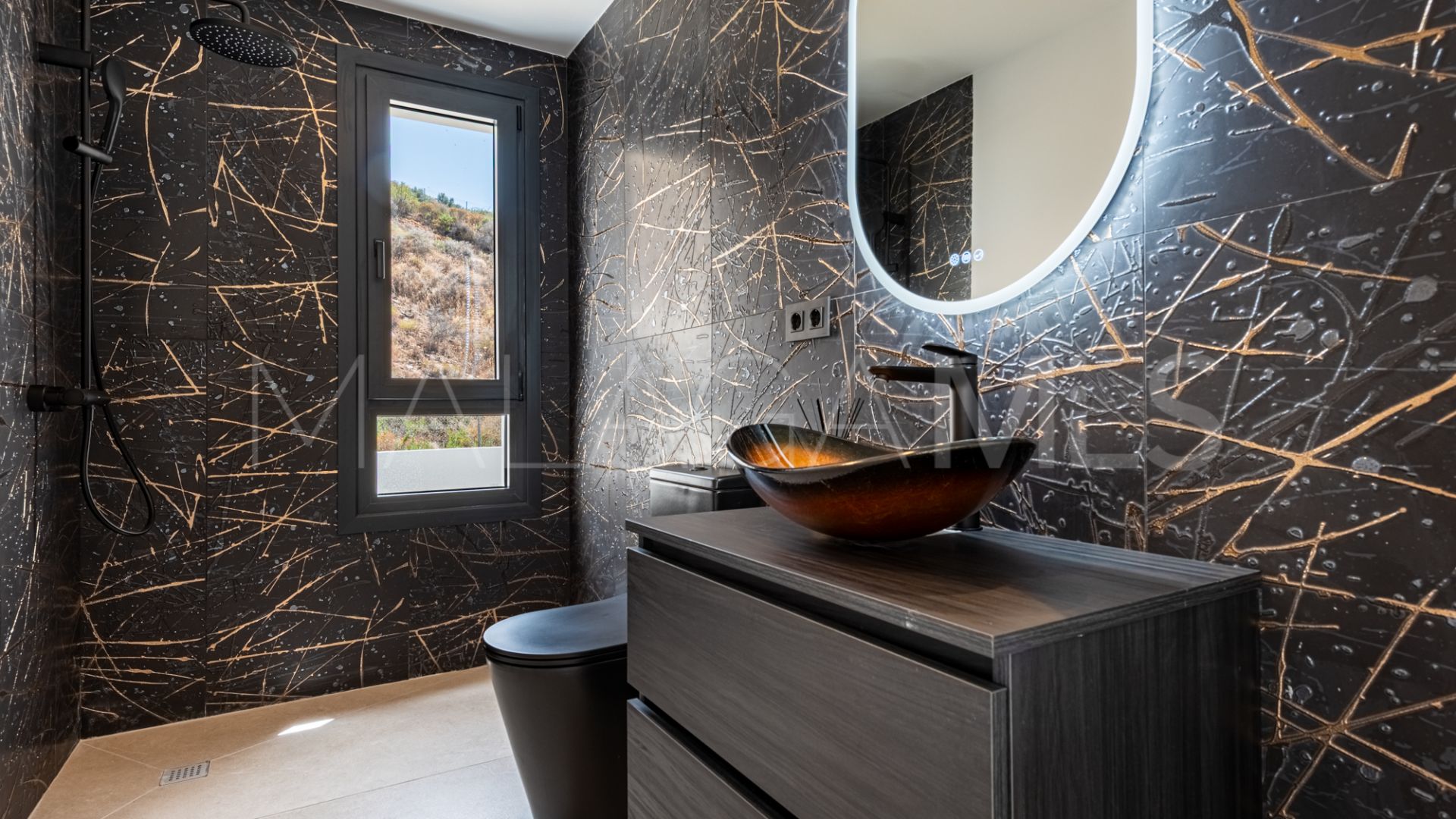 Se vende villa de 6 bedrooms in La Cala Golf Resort