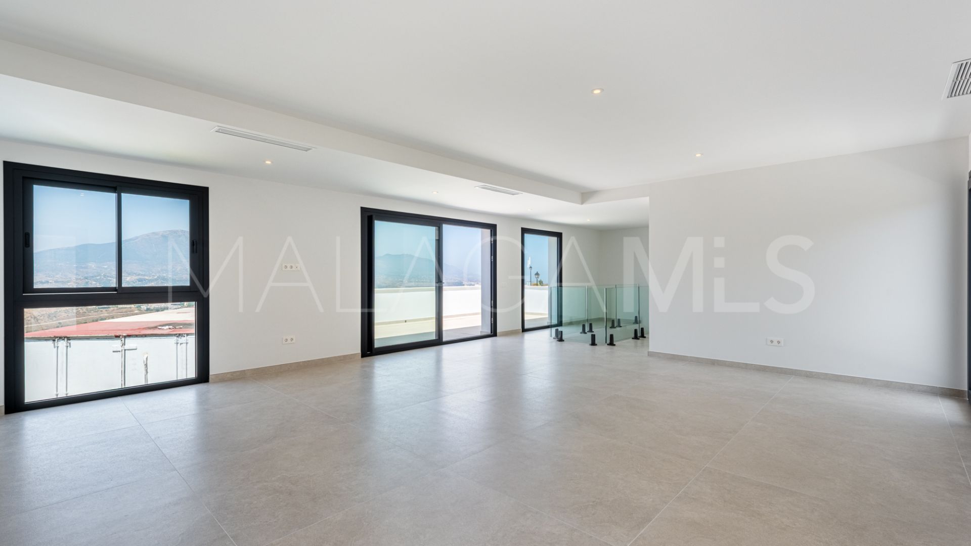 Se vende villa de 6 bedrooms in La Cala Golf Resort