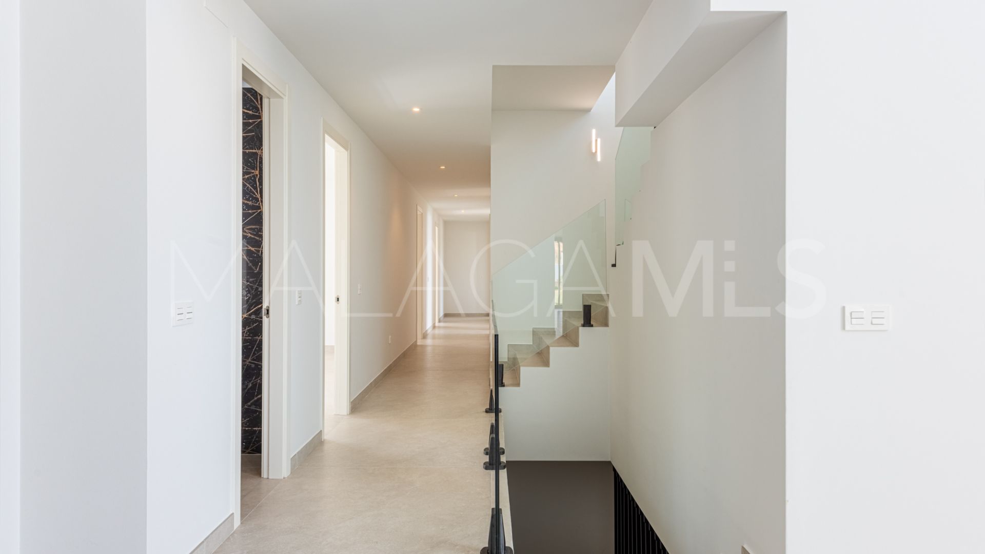Se vende villa de 6 bedrooms in La Cala Golf Resort