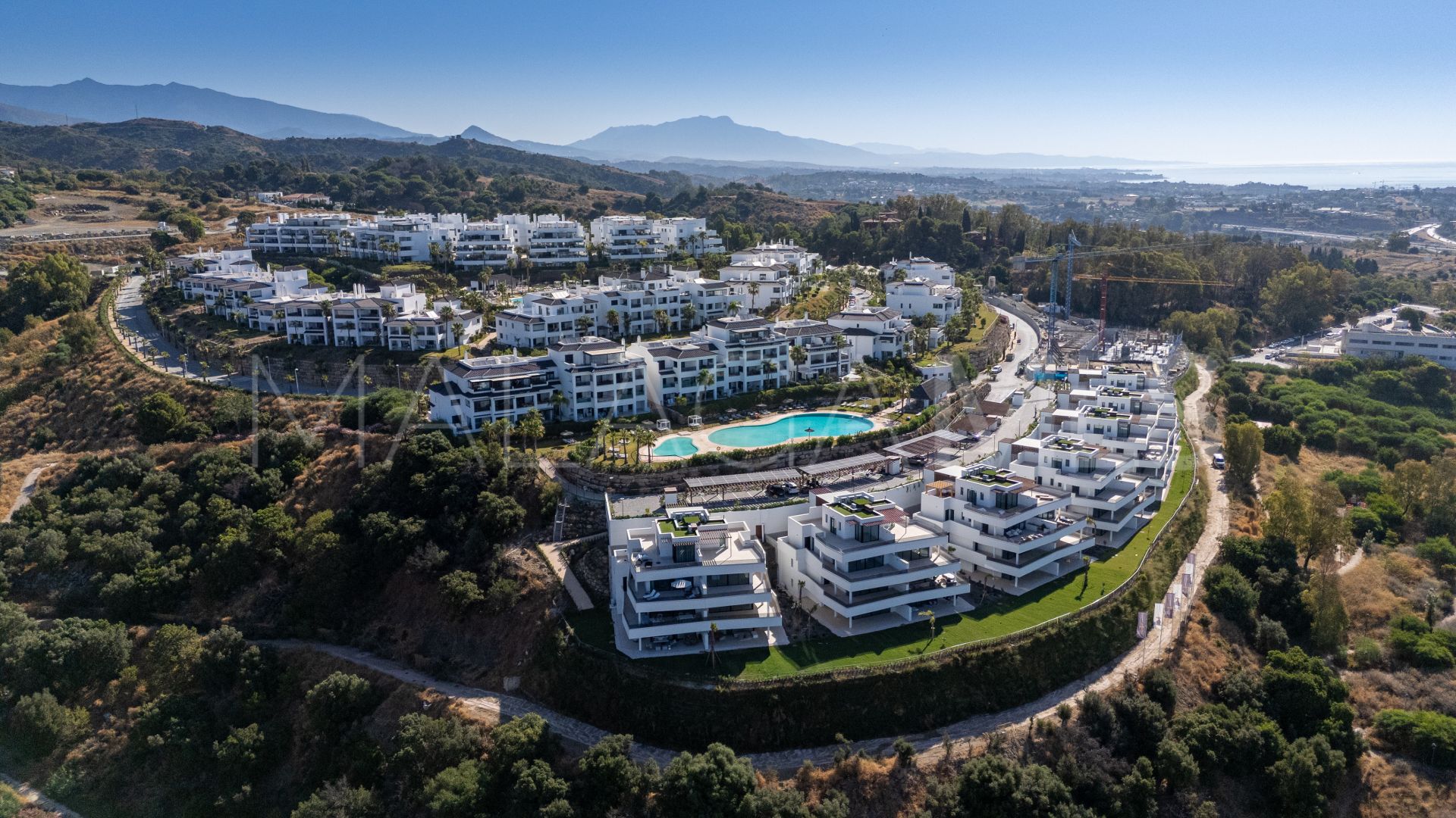 Zweistöckiges penthouse for sale in Mirador de Estepona Hills