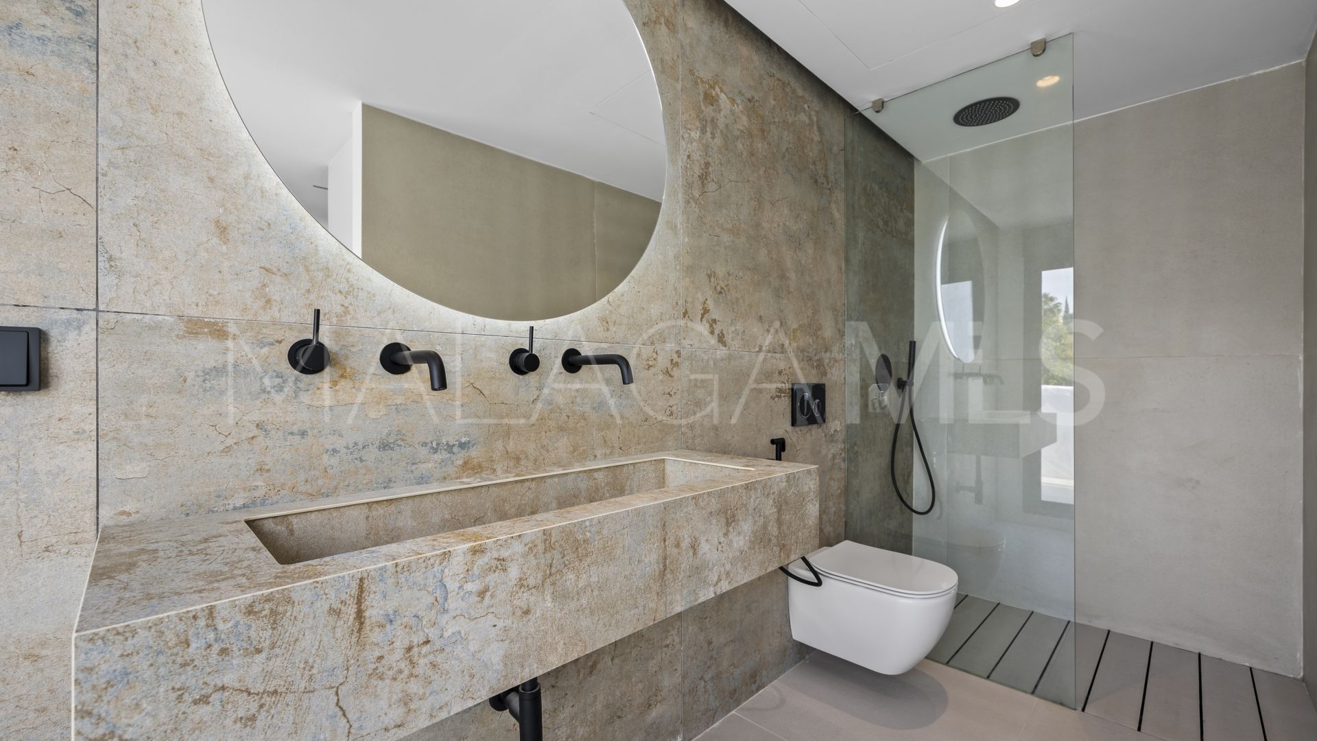 Duplex penthouse for sale in El Paraiso