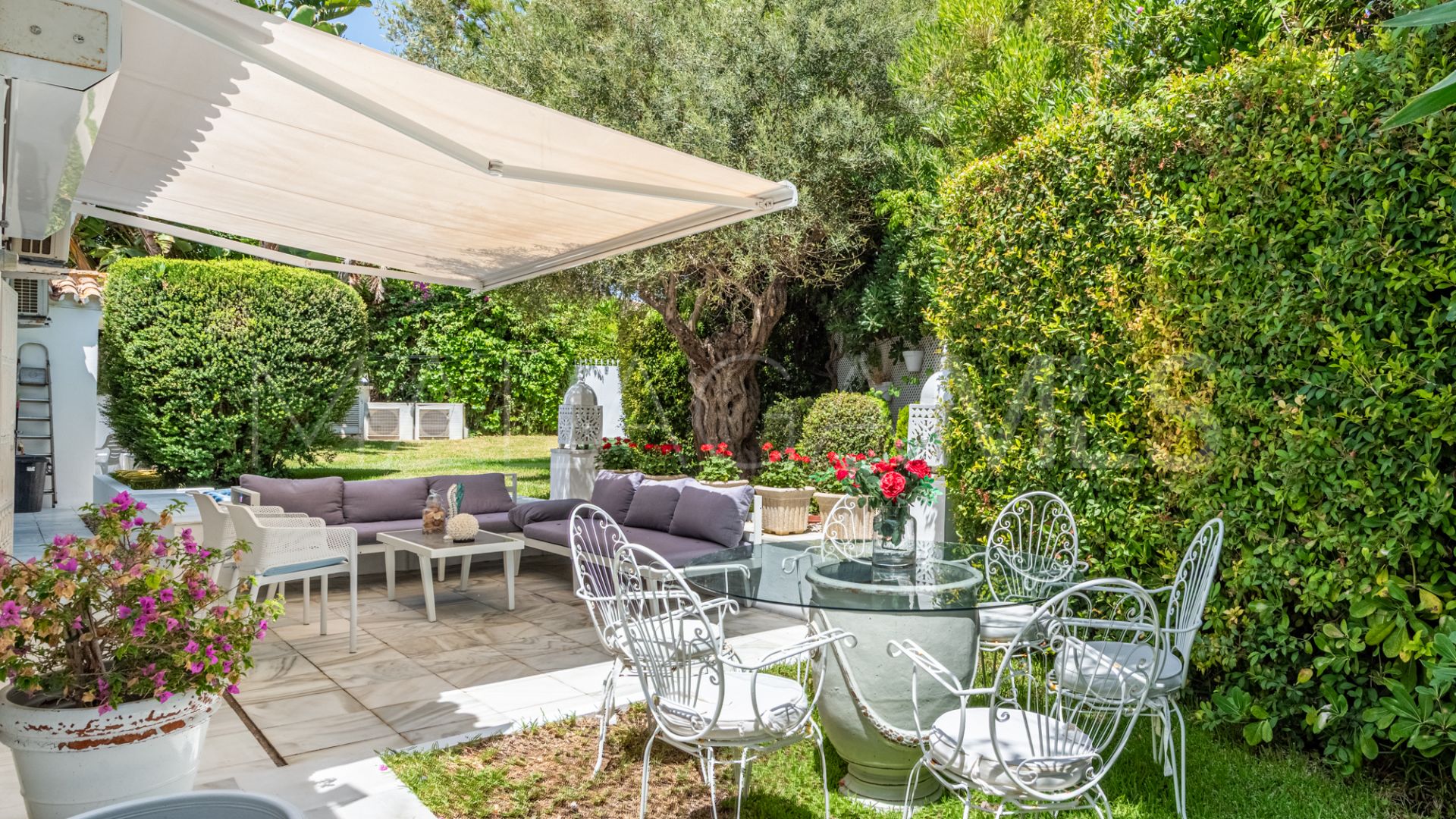 Einfamilienhaushälfte for sale in Los Monteros