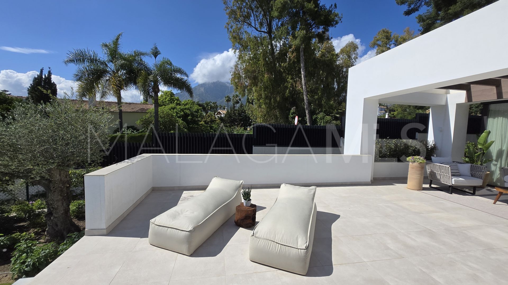 For sale 4 bedrooms villa in La Fuente