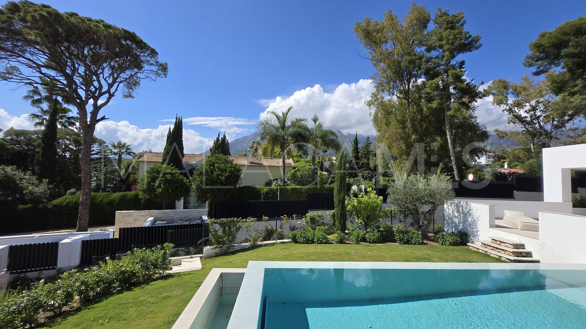 For sale 4 bedrooms villa in La Fuente