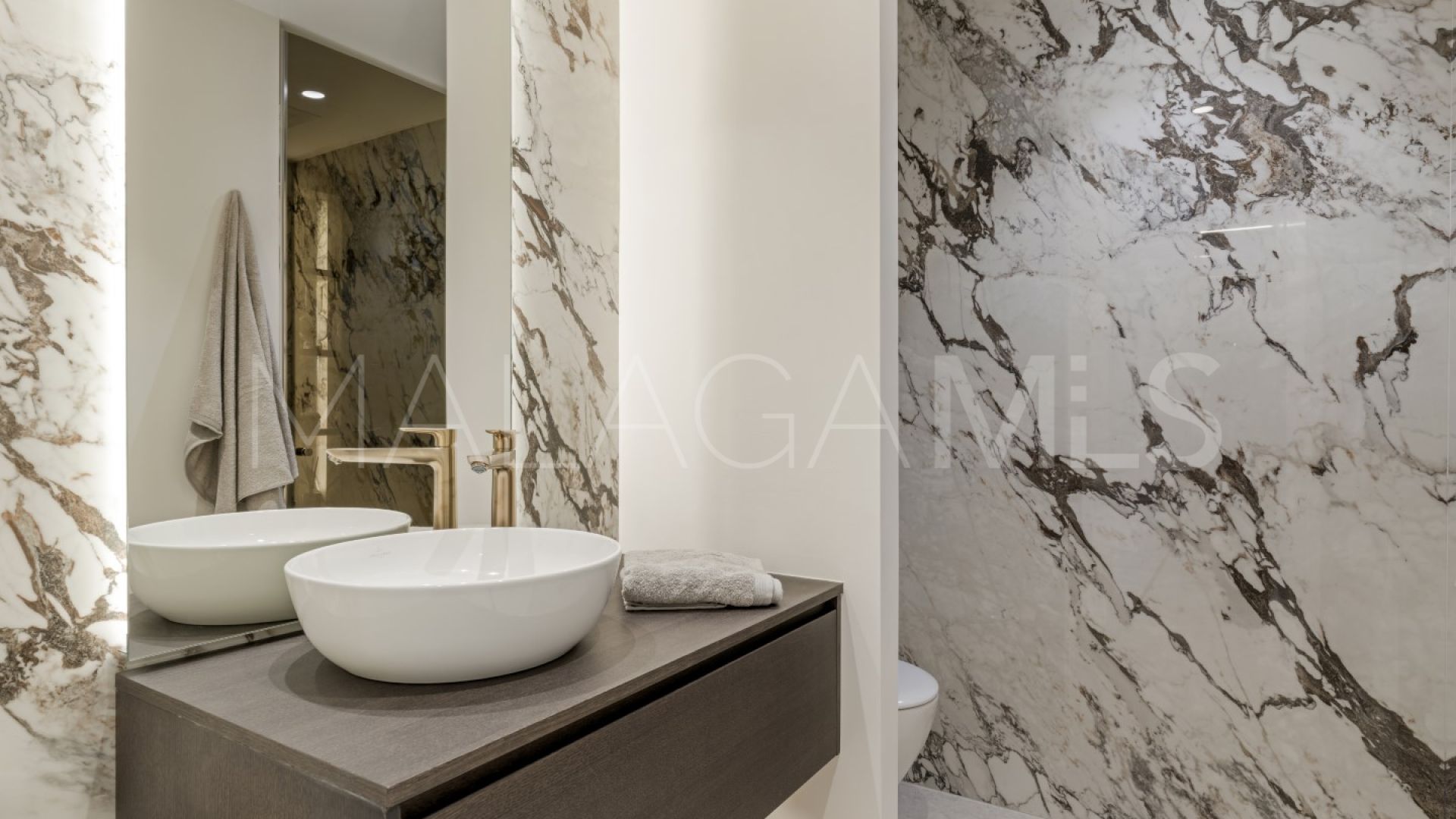Duplex penthouse for sale in Torre Bermeja