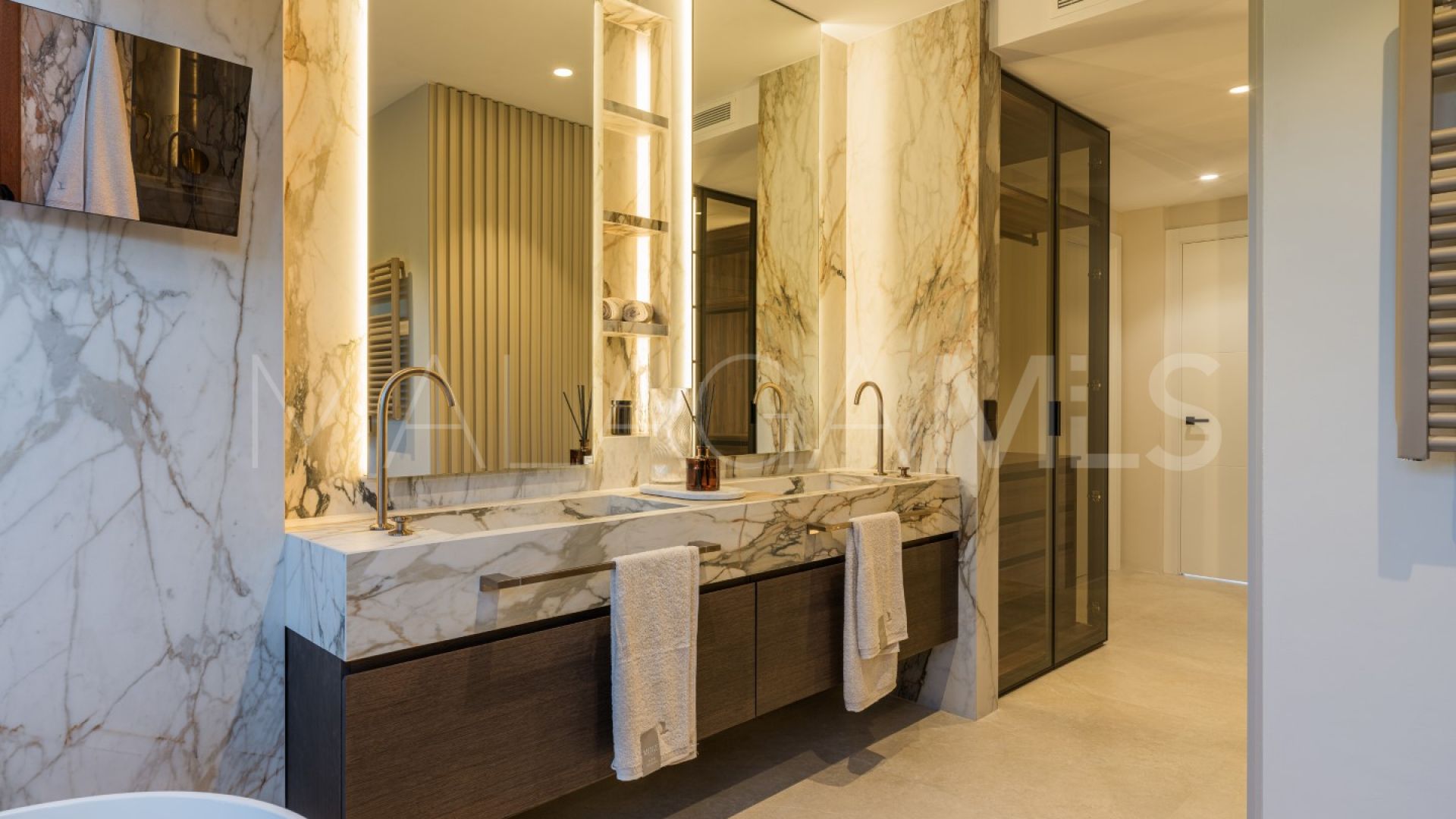 Duplex penthouse for sale in Torre Bermeja