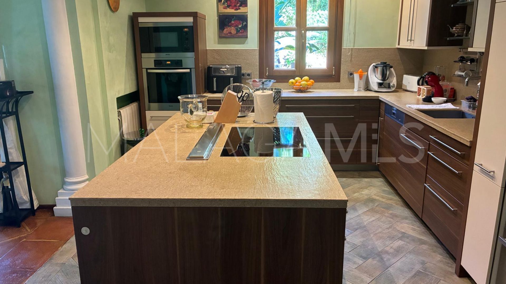 Villa for sale in Altos Reales