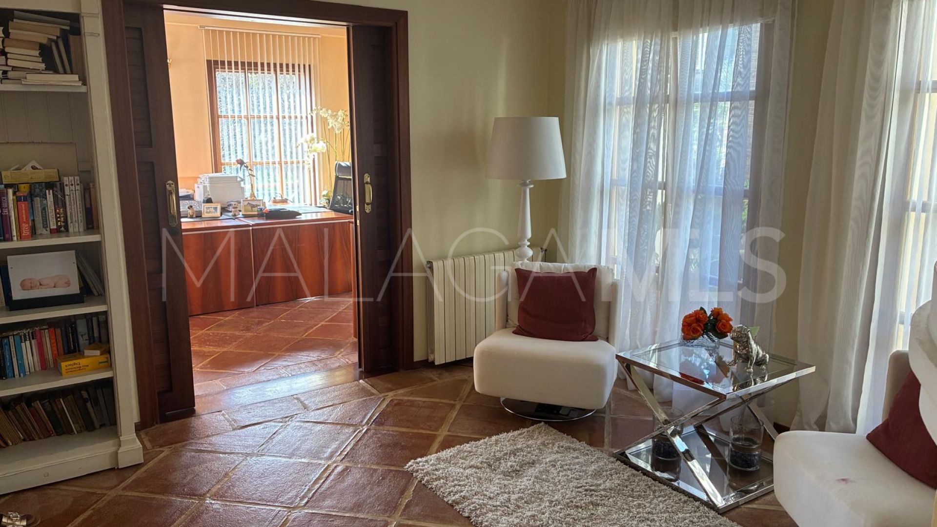 Villa for sale in Altos Reales