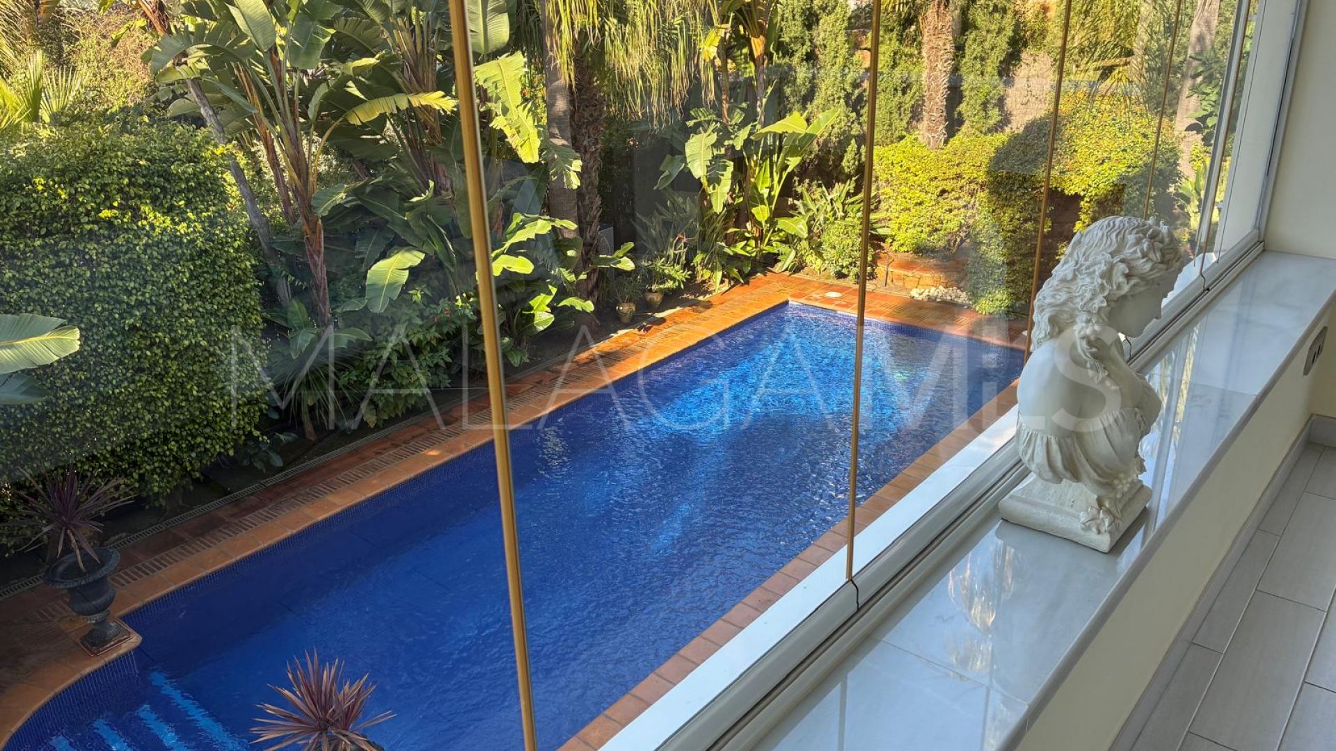 Villa for sale in Altos Reales