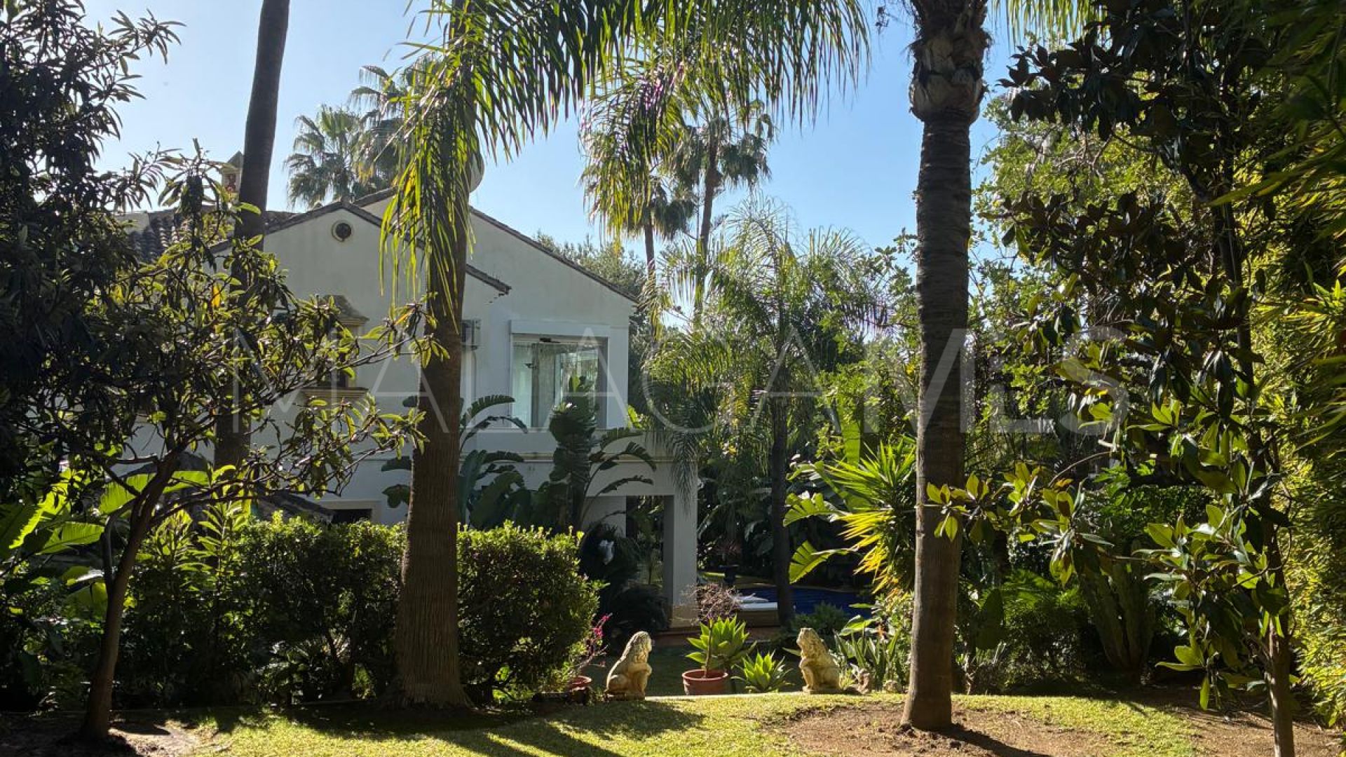 Villa for sale in Altos Reales