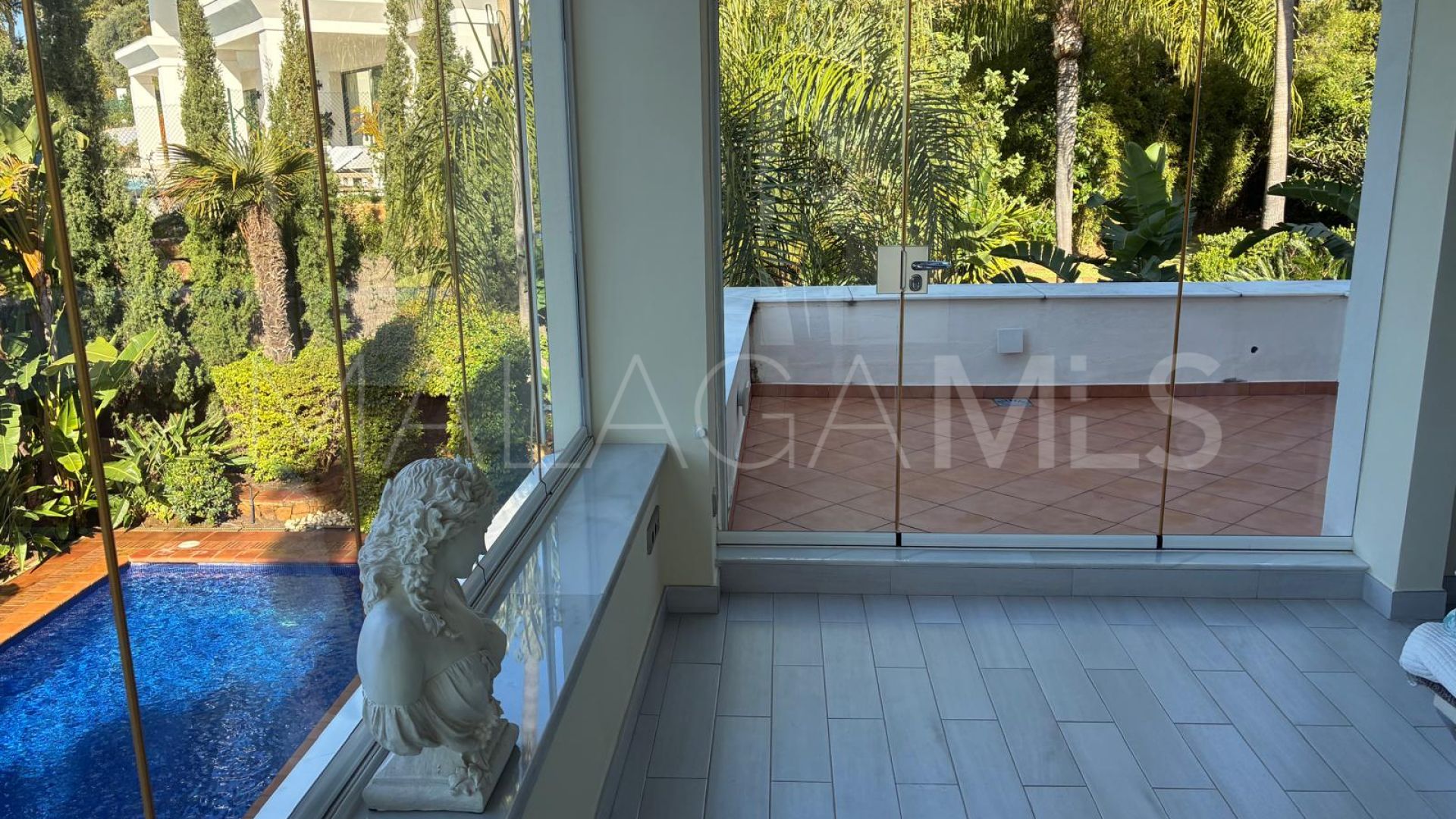 Villa for sale in Altos Reales