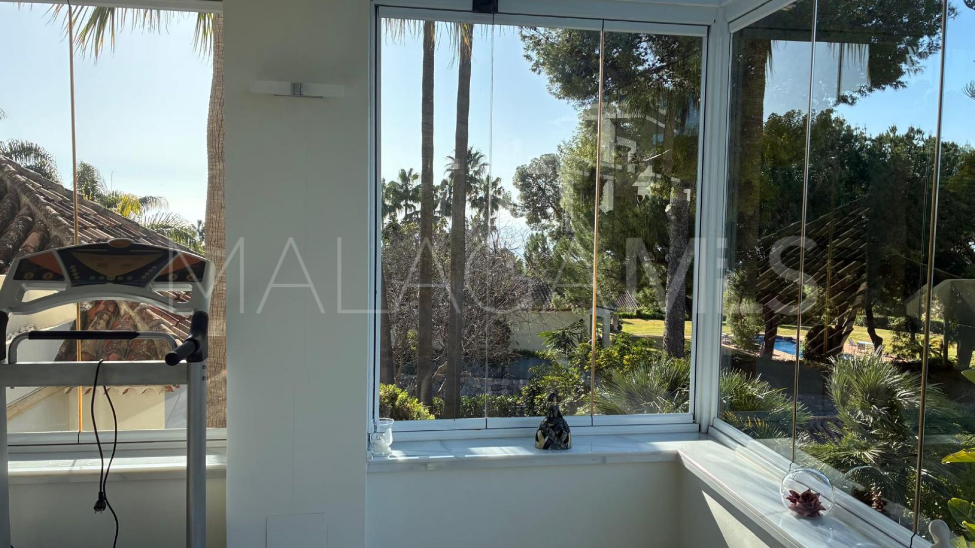 Villa for sale in Altos Reales