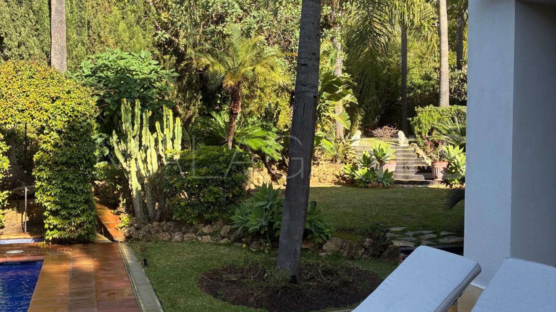 Villa for sale in Altos Reales