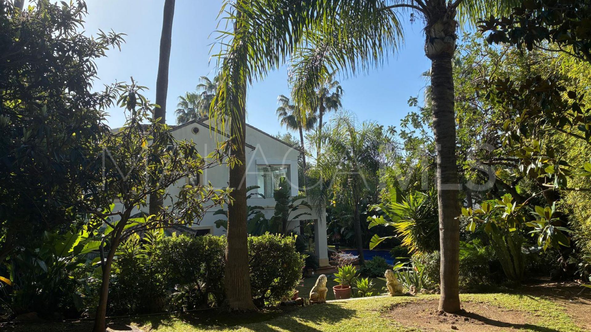 Villa for sale in Altos Reales