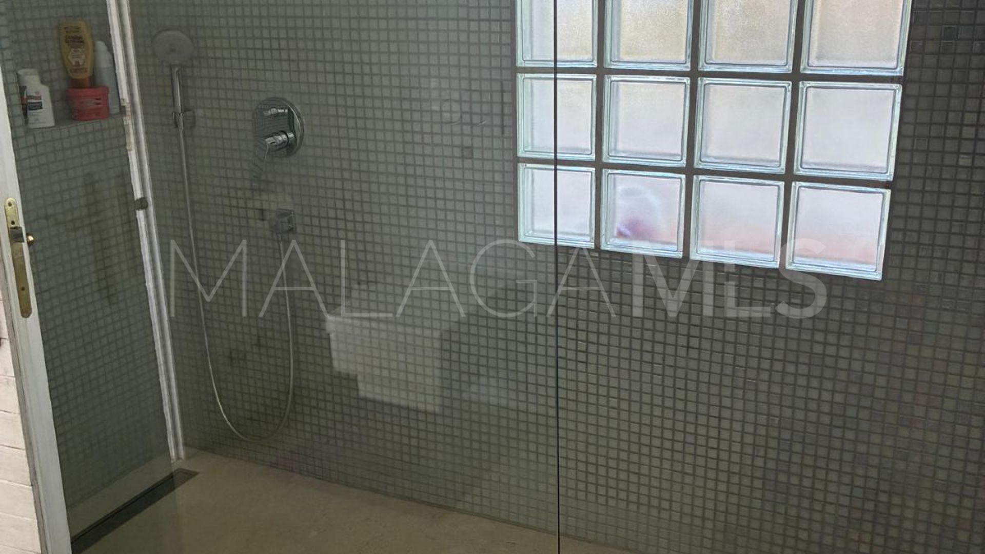 Villa for sale in Altos Reales