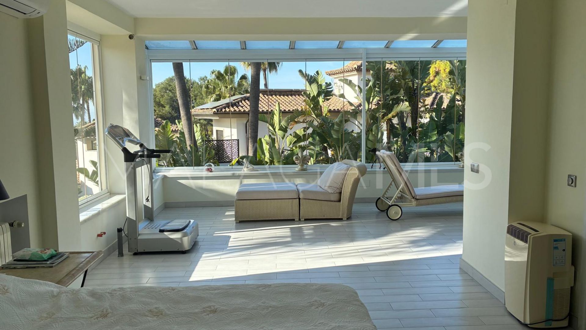 Villa for sale in Altos Reales