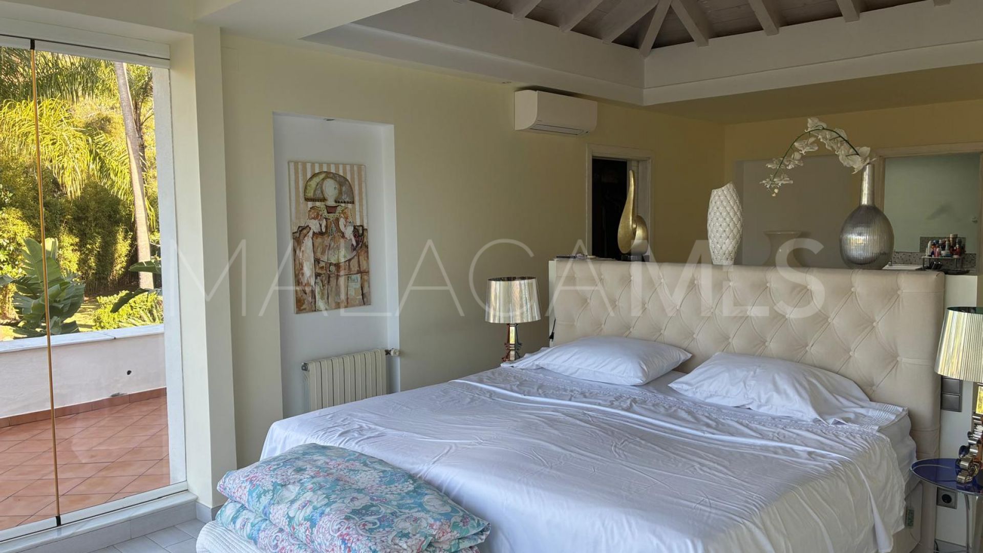 Villa for sale in Altos Reales