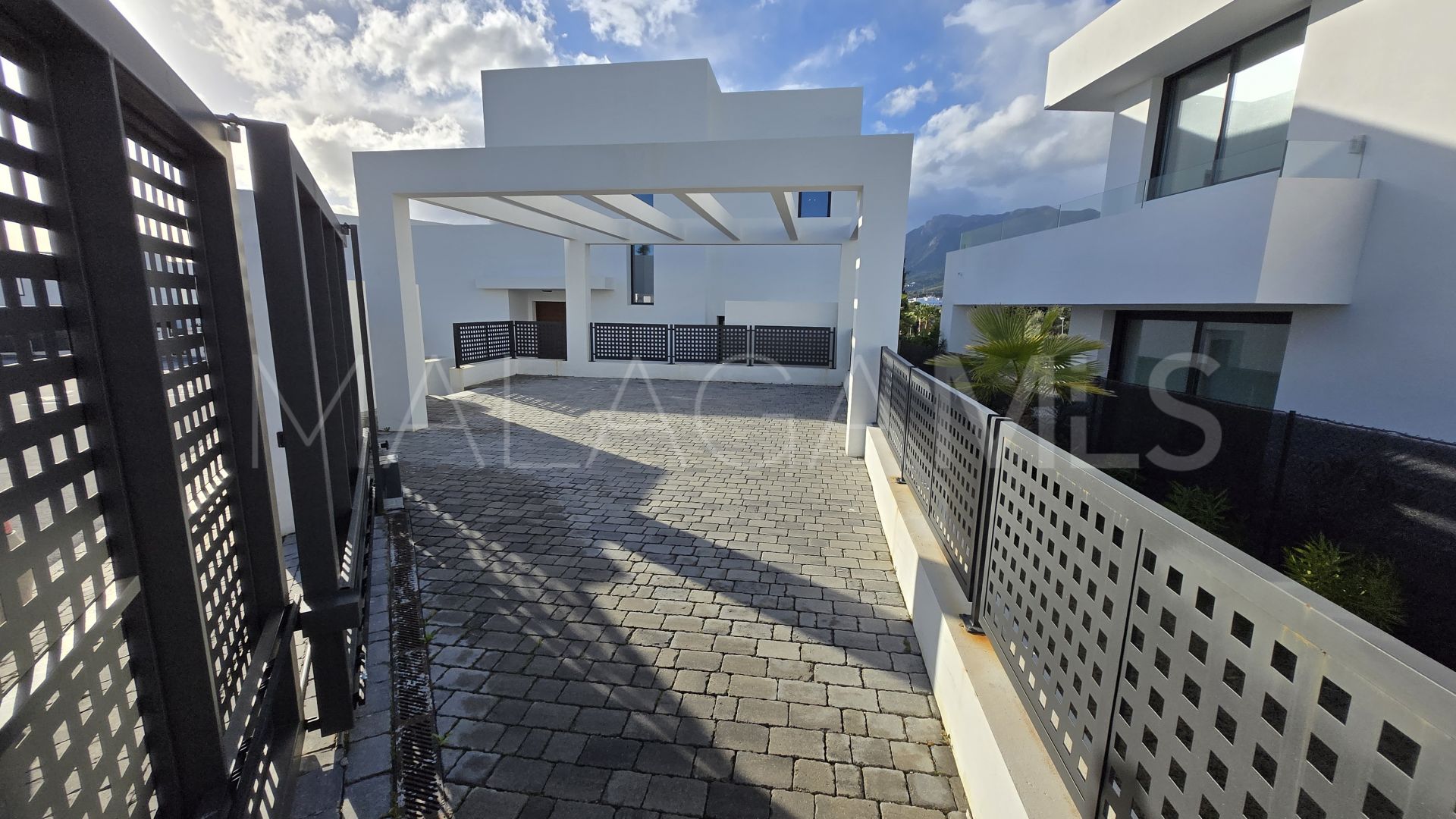 Villa for sale in La Finca de Marbella