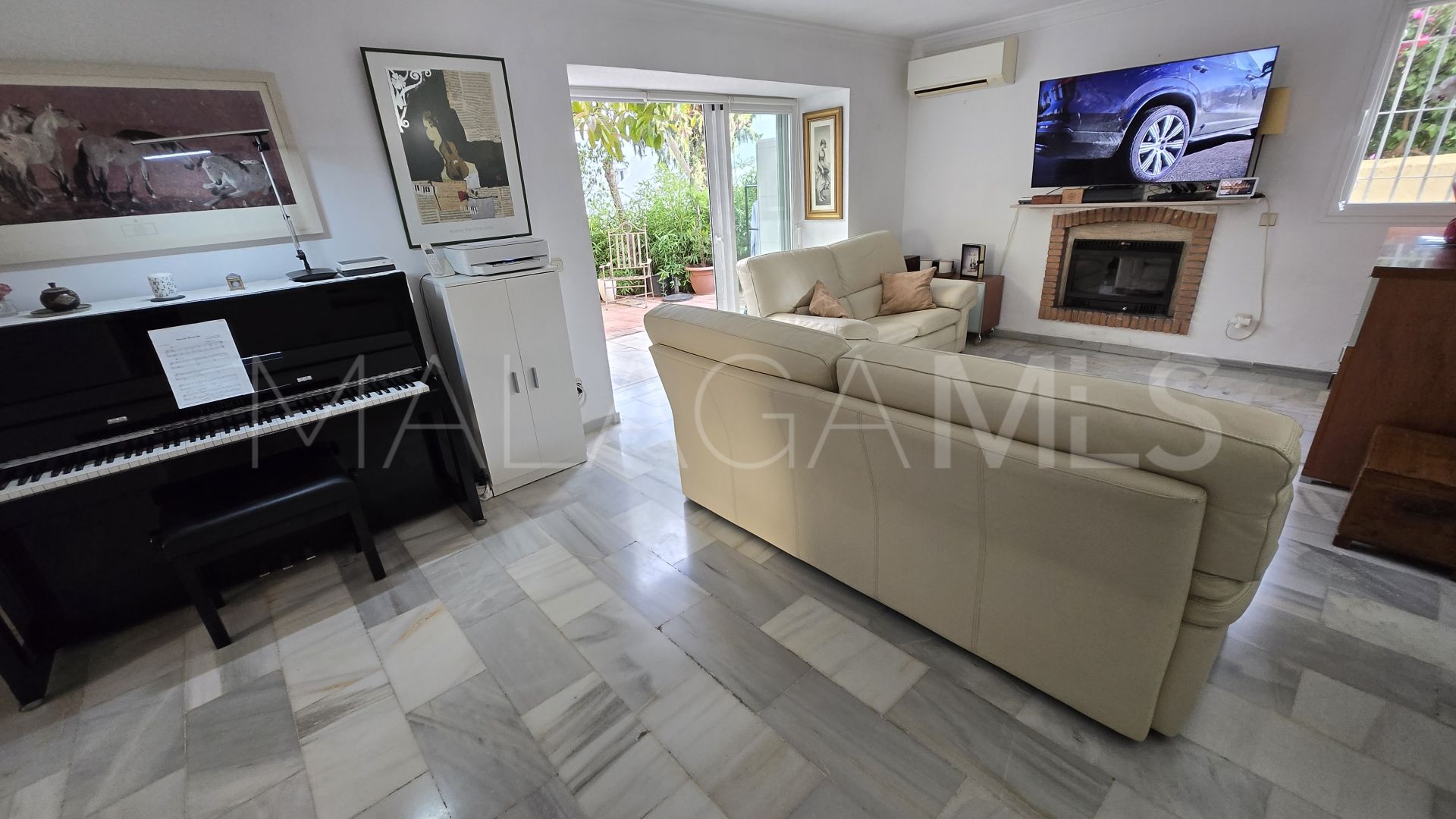 For sale villa in Balcones de Sierra Blanca
