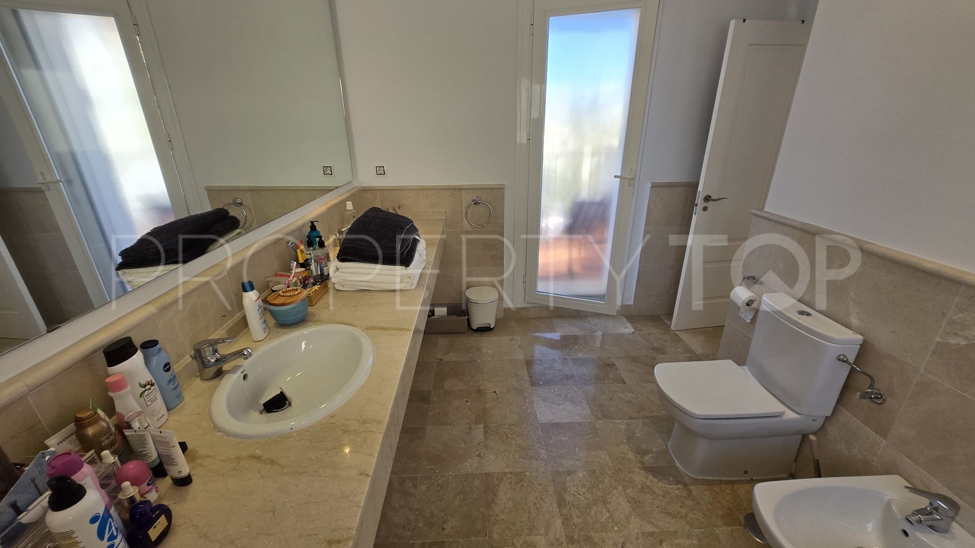 Atico duplex de 3 dormitorios en venta en Aloha Royal