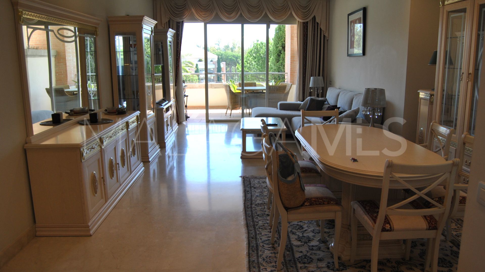 For sale La Trinidad 2 bedrooms apartment