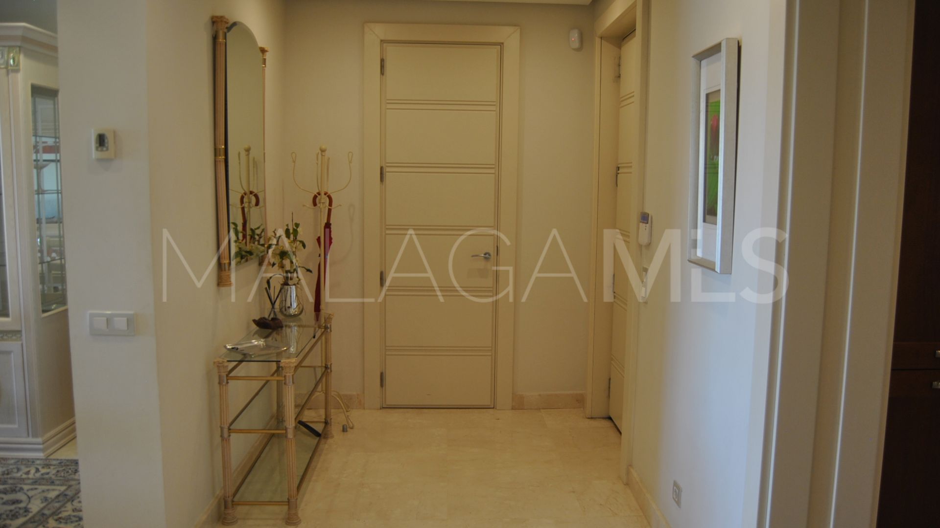 For sale La Trinidad 2 bedrooms apartment