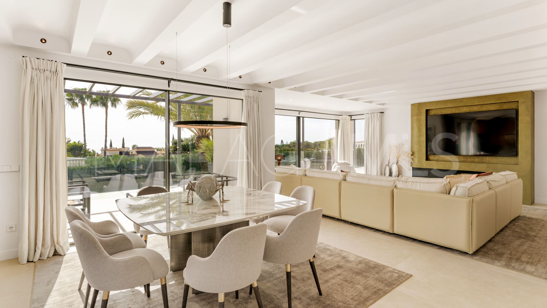 Buy villa in Rocio de Nagüeles