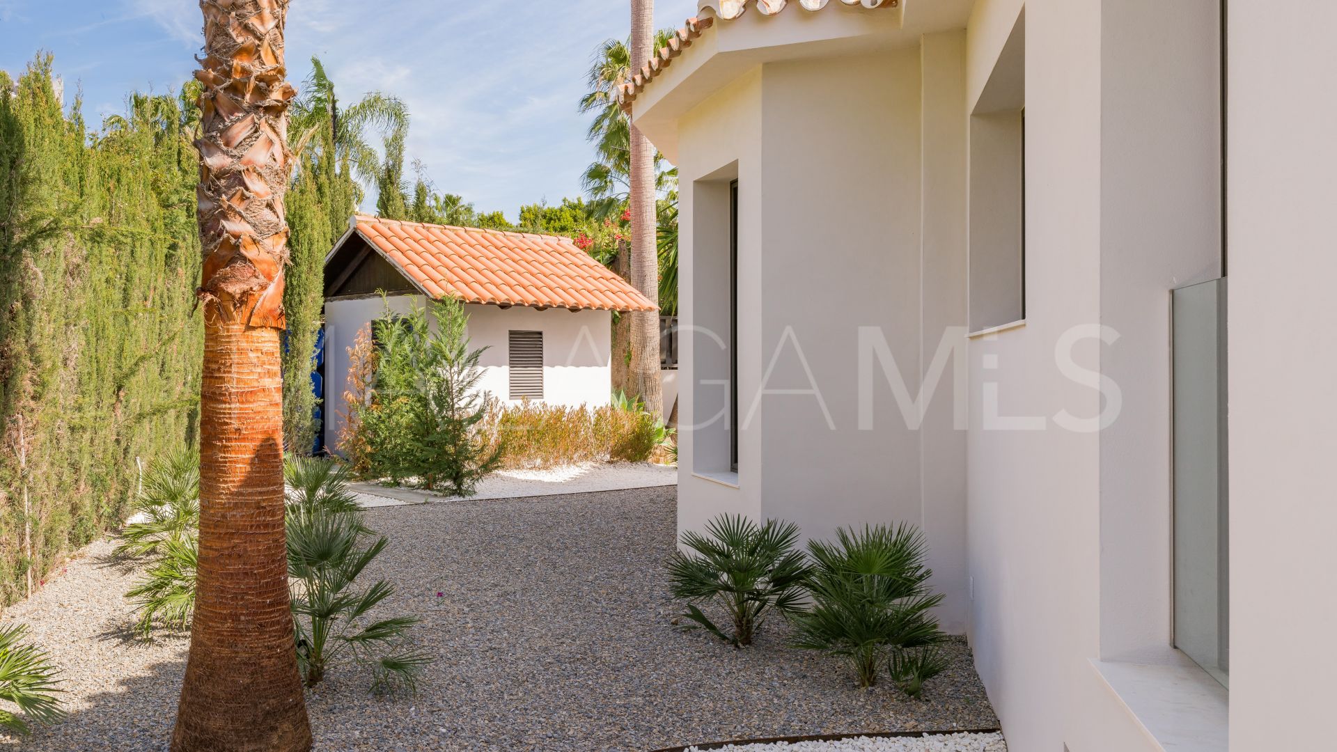 Buy villa in Rocio de Nagüeles