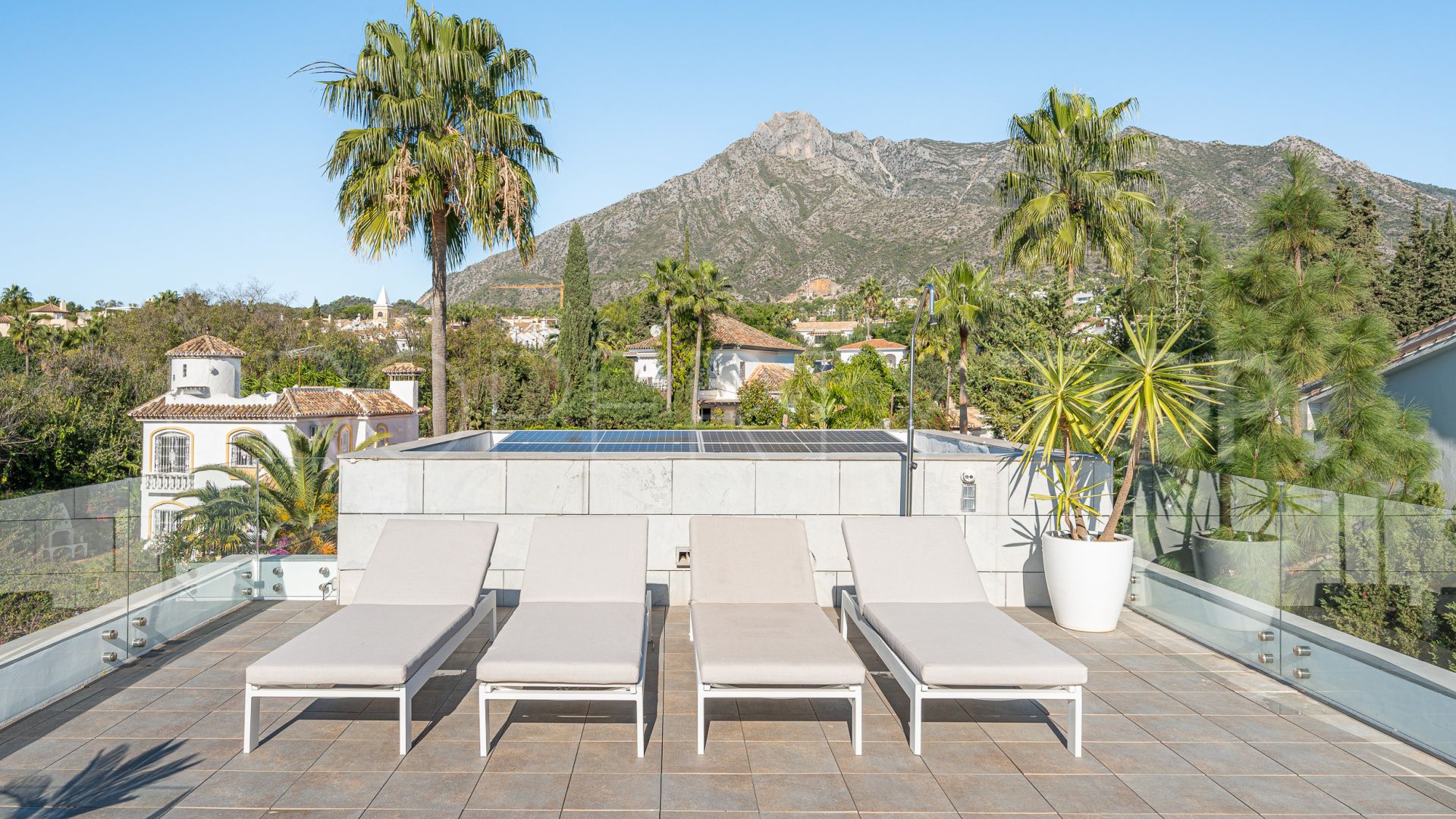 For sale villa in Marbella Golden Mile