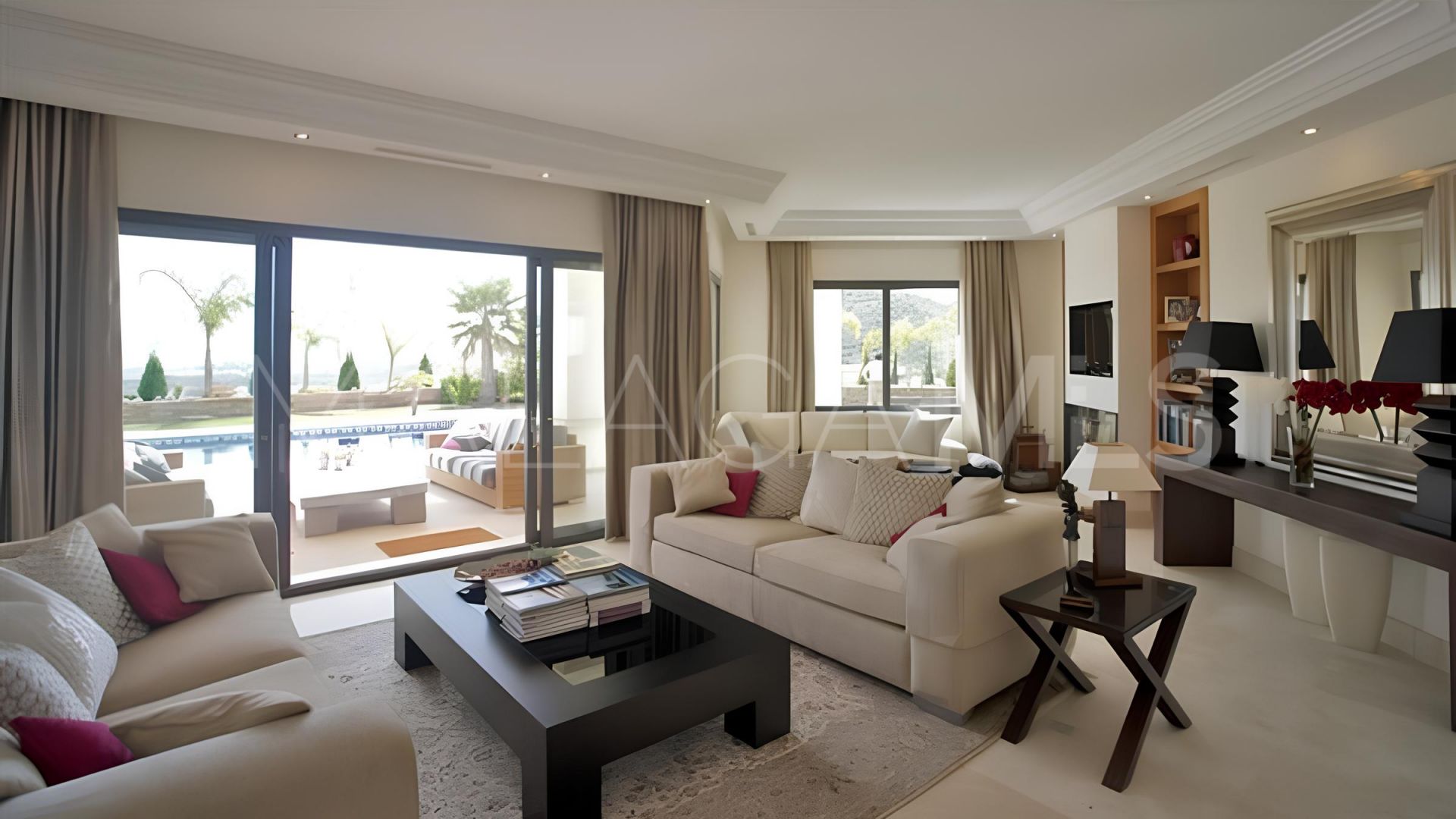 Villa for sale in Los Arqueros