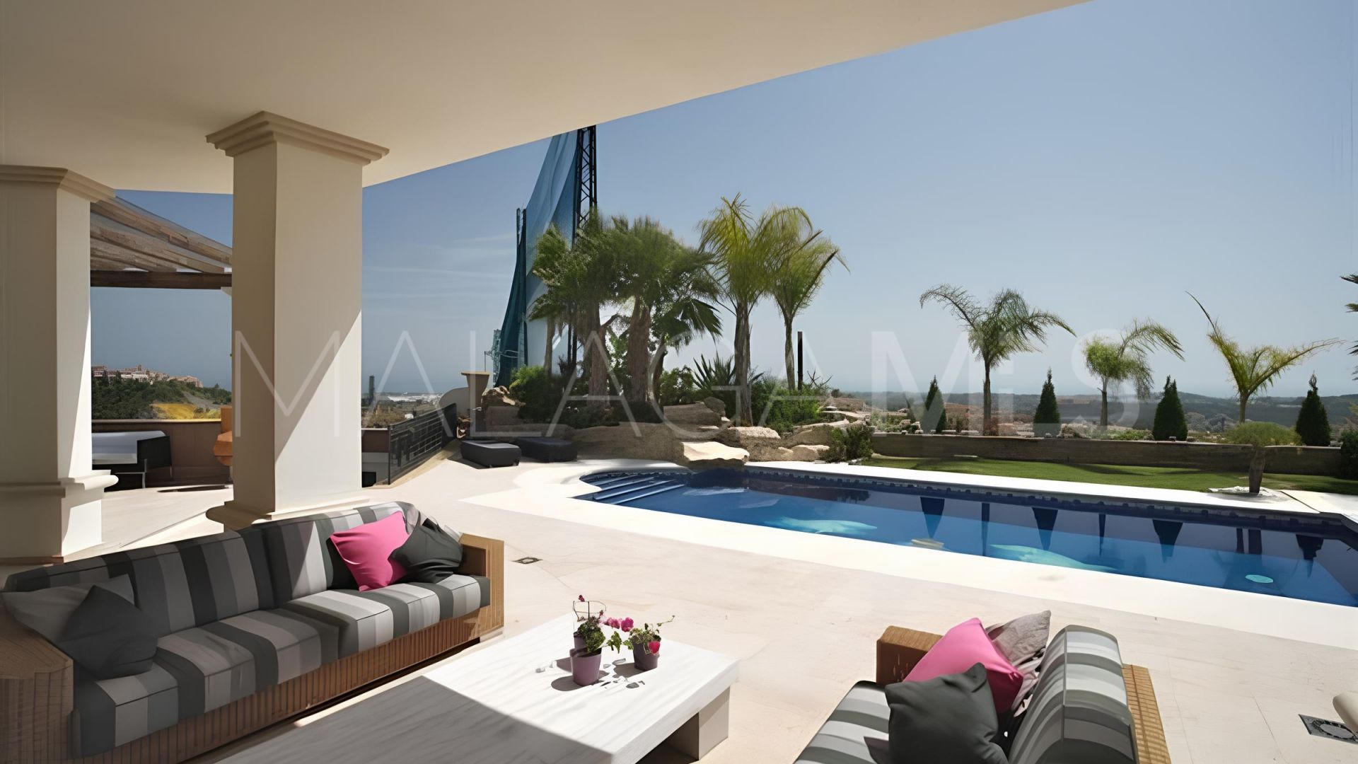 Villa for sale in Los Arqueros