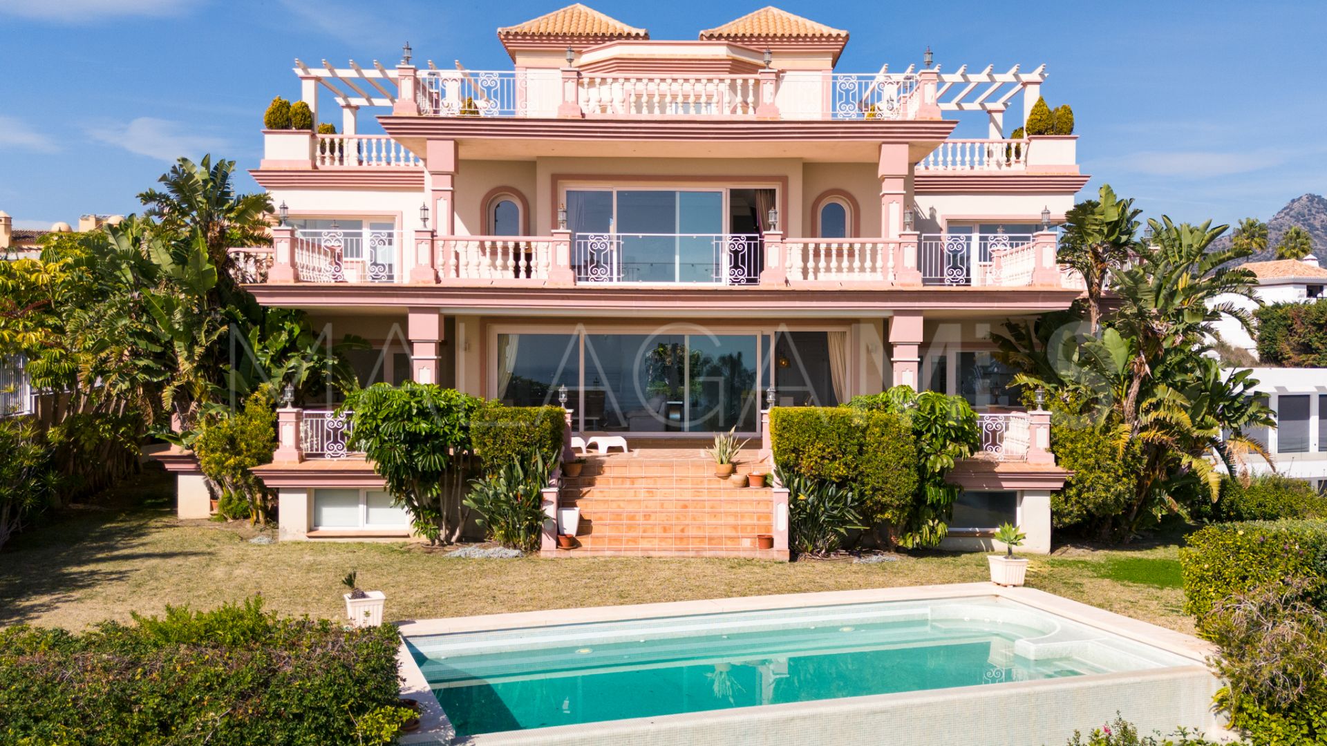 Villa for sale in Los Flamingos