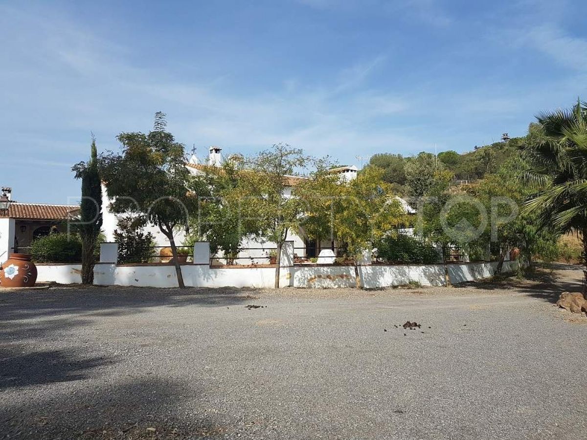 Country house for sale in Alcaracejos