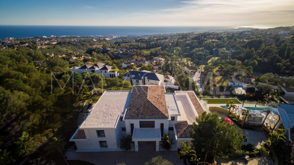 Villa for sale in Cascada de Camojan