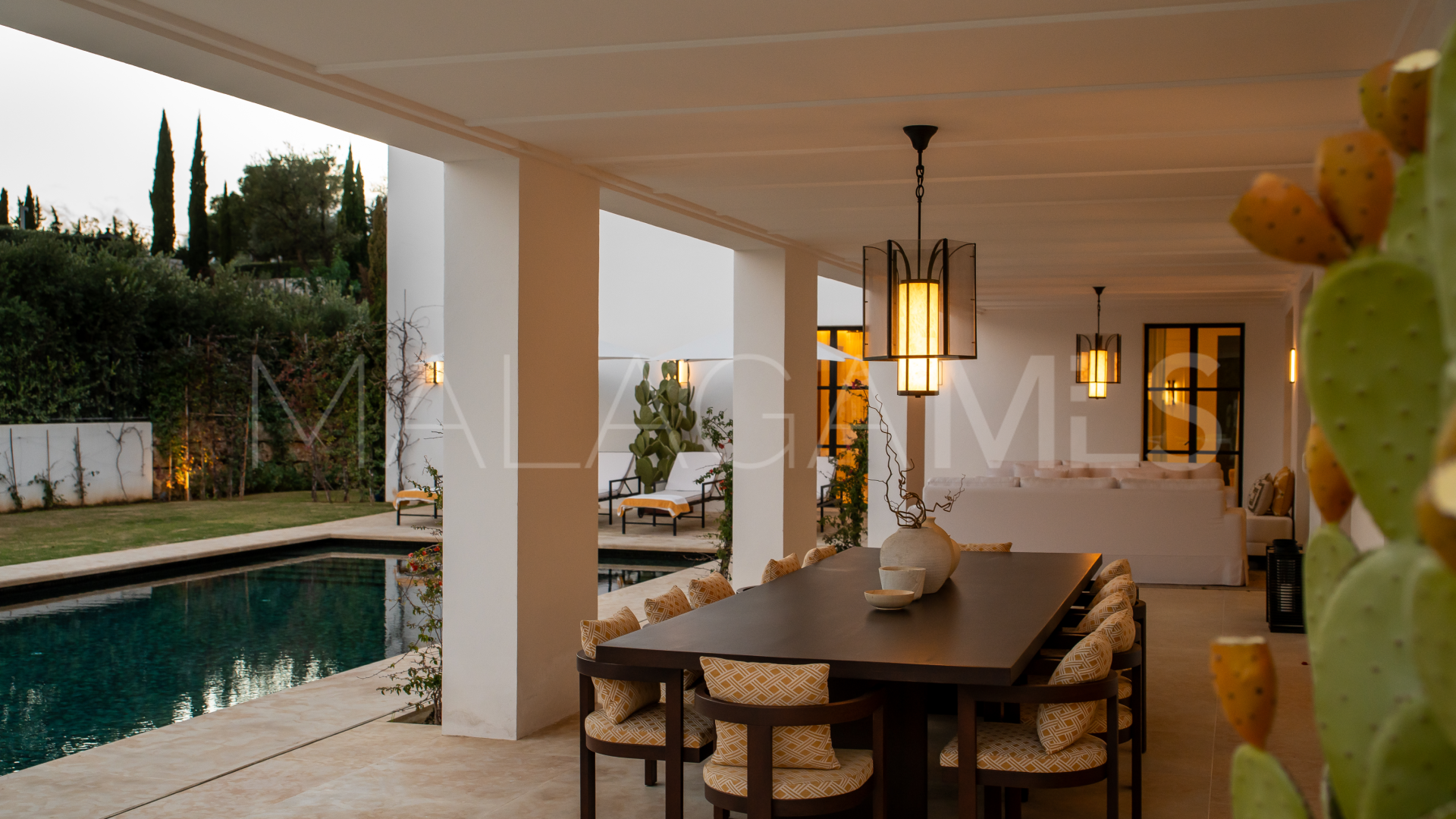 Villa in Cascada de Camojan for sale